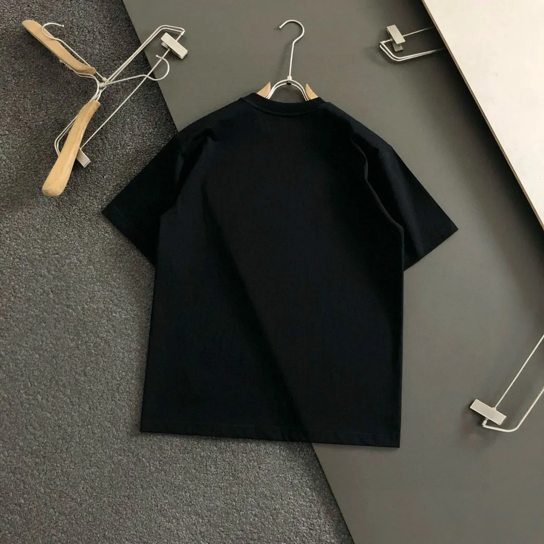 🅿️180 Balenciaga 2025SS spring and summer latest round neck fashionable short-sleeved T-shirt, official website synchronization, pure cotton fabric at the counter! Comfortable against the skin, durable and easy to wear, classic and simple logo design, meticulous original craftsmanship, a must-have item for handsome men, size M-XXXL