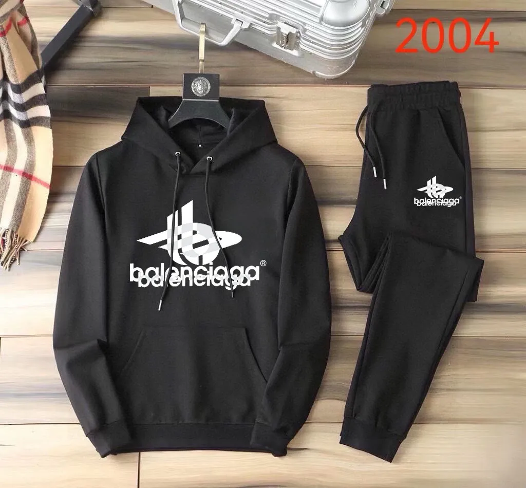 🅿️400 Direct Order [BALENCIAGA] (Fat Man’s Gospel) Hot-selling suit is coming. Focus on the original version of the official website. 2025 new hot-selling cardigan sweater suit. The original order is the best. 🇭🇰The meticulous work of top designers. It is a fitting and perfect upper body effect. 100% natural high-quality Roman cotton, close-fitting comfort, noble and elegant! Original hardware embodies elegance and nobility! Counter size: M-5XL (maximum wear up to 220 pounds)