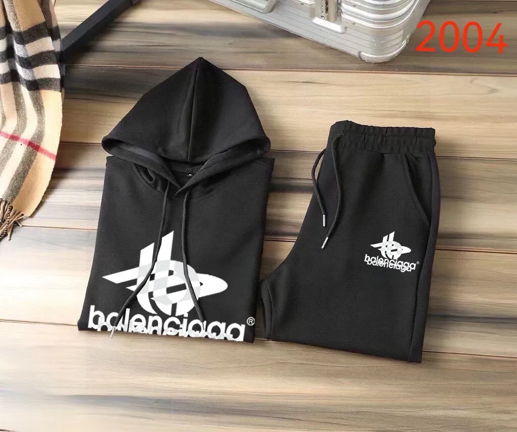 🅿️400 Direct Order [BALENCIAGA] (Fat Man’s Gospel) Hot-selling suit is coming. Focus on the original version of the official website. 2025 new hot-selling cardigan sweater suit. The original order is the best. 🇭🇰The meticulous work of top designers. It is a fitting and perfect upper body effect. 100% natural high-quality Roman cotton, close-fitting comfort, noble and elegant! Original hardware embodies elegance and nobility! Counter size: M-5XL (maximum wear up to 220 pounds)