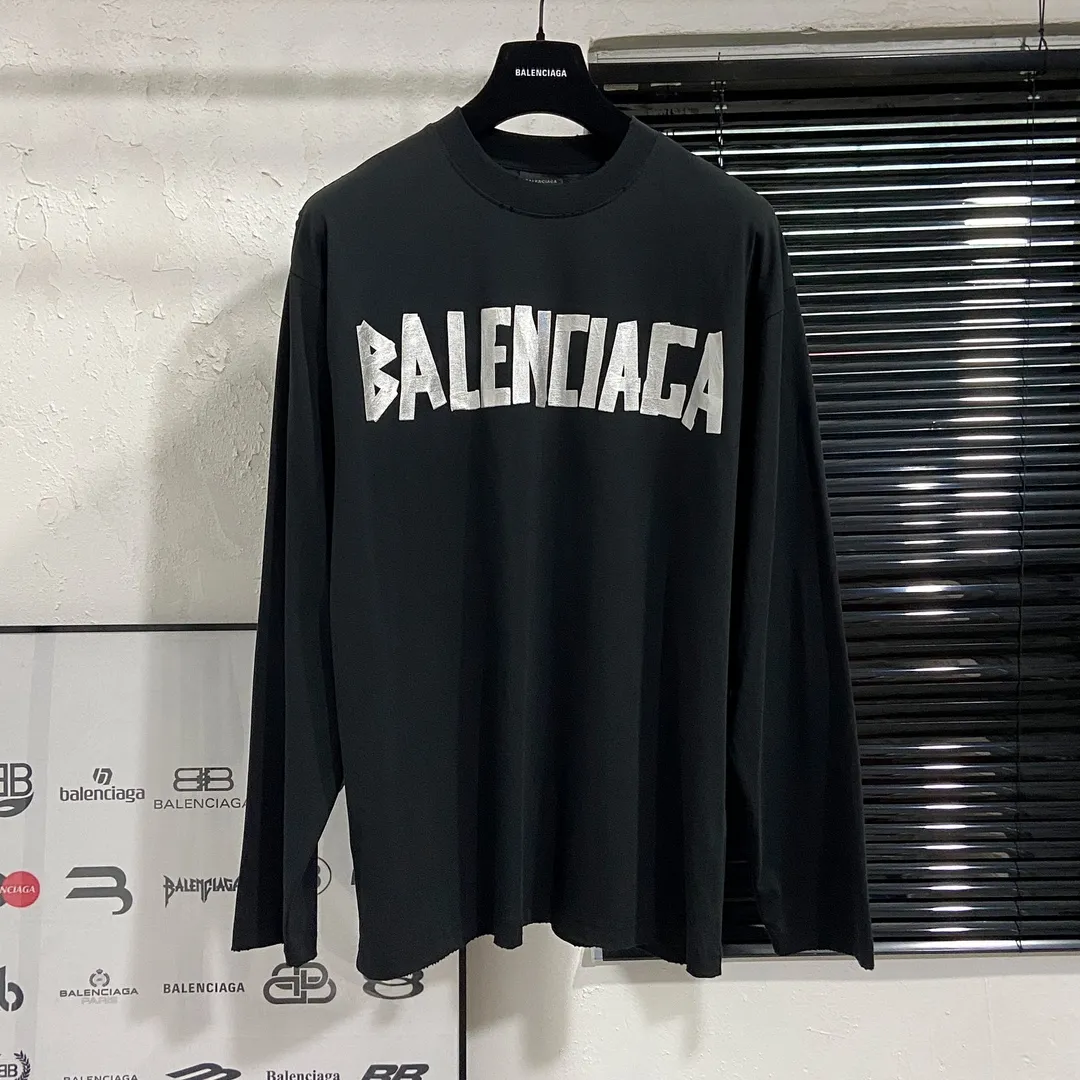 🅿️200 8110# Actual pictures Top version [[BALENCIA*GA] Official website quality Paris new yellow tape digital direct spray long-sleeved T-shirt OS version Loose dropped shoulders Unisex style Fabric: 260g 100% cotton double yarn Process: Front and back digital direct spray Garment wash Frayed Distressed Styling Solid Color Color: Gray blue Black White Washed blue Burgundy Green Size: XS S M L