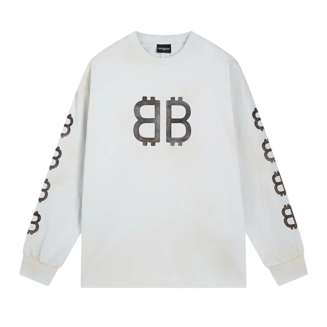 🅿️220 detailed pictures [Top version. Official website quality] BALENCI*GA/Paris. 2023 latest mud hand-painted worn distressed long-sleeved T-shirt. Brick cabinet synchronization. ⚠️Difference between market currency, genuine development, worn. Hand-painted consistent with ZP,‼ ️The fabric is made of Paris ZP custom-woven and dyed 100% double yarn compact cotton. The weight is 260 grams. The cloth surface is clean. The cloth pattern is clear, soft and comfortable. The threads are dyed with no color difference. Ready-made garments are hand-painted, worn, and distressed, with heavy craftsmanship. Comparisons welcome. The version adopts OS loose shoulder design. Same style for men and women. Code: BL225006 Color: black blue, off-white Size: XS S M L