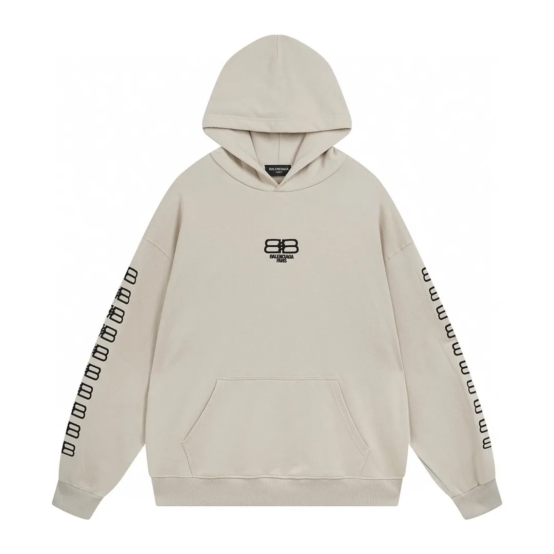 🅿️320 real photos [Top version. Official website quality] BALENCI*GA/Paris.BB embroidered hooded sweatshirt. Brick cabinet synchronization. The fabric is made of Paris ZP custom-woven and dyed 100% cotton double yarn compact cotton. The weight is 450 grams, the cloth surface is clean. The cloth pattern is clear, soft and comfortable, and the threads are dyed with no color difference. The classic patterns are embroidered using imported embroidery machines. The effect is three-dimensional. Restore the brick cabinet. Different market currencies. Welcome to compare. The version adopts the OS loose shoulder version. The same style for men and women. Code: BL238019 Color: washed black, beige size: XS S M L