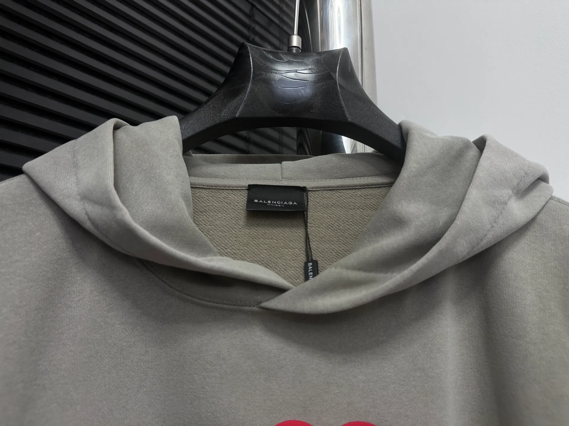 🅿️330 [BALENCIaGA] Paris washed hooded sweatshirt. The fabric is made of 400g Paris-specific double yarns* high weight double yarn ribs, washed and aged. It has a better hand feel and texture. It is not easy to deform, not easy to shrink, not easy to fade, and maintains long-term beauty. The same style for men and women! ! Size: S-XL