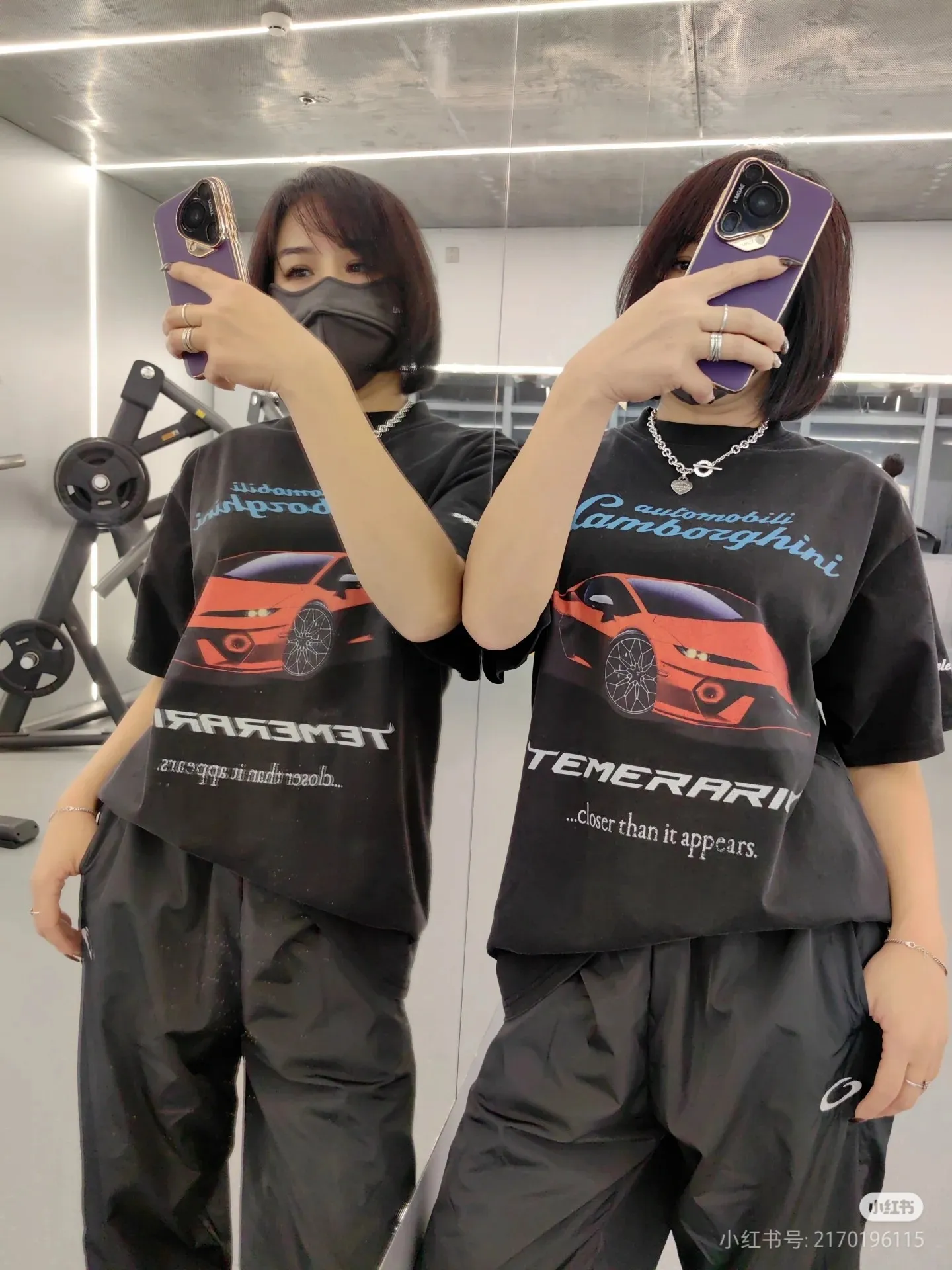🎀Hot model pictures🎀[Top version. Official website quality] BALENCI*GA/Paris co-branded Lamborghini Lamborghini front and back left and right sleeves direct-injection printed short-sleeved T-shirt # SS25 latest model. Research and development at the first time, different market currencies. Comparisons welcome. The fabric is made of Paris ZP custom-woven and dyed cotton double yarn. Weighing 260 grams, the cloth surface is clean. The cloth pattern is clear, soft and comfortable. The threads are dyed with no color difference. Printing adopts computer direct printing. The pattern letters are clear, three-dimensional and without burrs. Jubie market produces pictures based on pictures. Welcome to compare. The version adopts OS loose shoulder design. Same style for men and women. Color: white gray, black. Size: XS S M L P: 260
