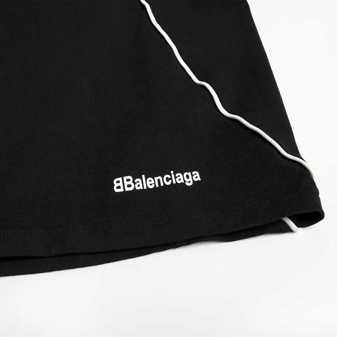 🅿️250 8151# Detailed picture Top version [[BALENCIA*GA] official website quality Paris new joint football jersey long-sleeved T-shirt OS version Loose dropped shoulders Unisex fabric: 260g 100% cotton double yarn Process: front and rear panel printing front panel embroidery garment wash shaping solid color Color: black white pink red fluorescent yellow Size: XS S M L
