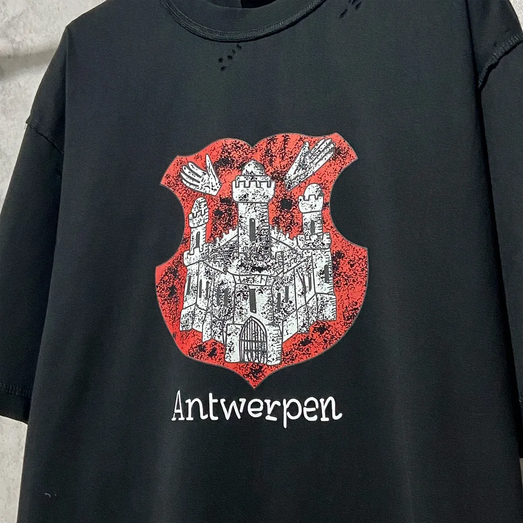 🅿️170 9135# Actual photo top version [[BALENCIA*GA] official website quality Paris new joint Antwerp Castle series reverse stitched short-sleeved T-shirt OS version loose dropped shoulders Unisex fabric: 260g 100% cotton double yarn Process: front panel printing reverse stitching garment wash worn distressed styling solid color Color: black Size: XS S M L
