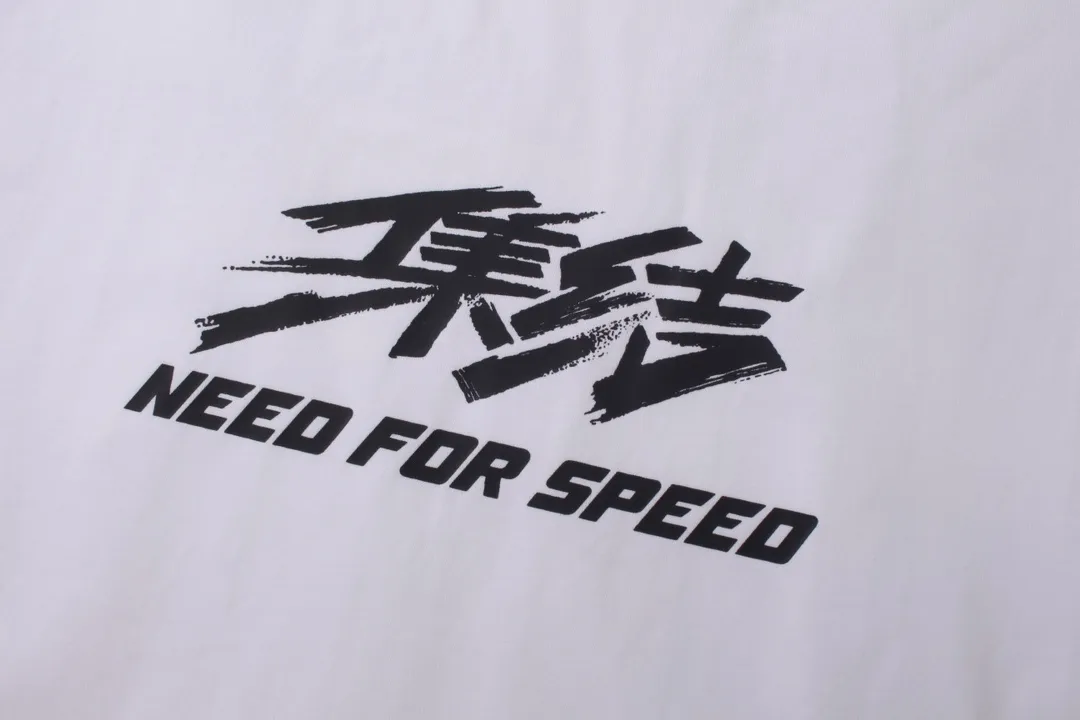 🅿️250 BALENCI*GA Paris ⅹ "Need for Speed: Assemblage" co-branded direct-injection printed long-sleeved fabric uses 280g Paris-specific double yarns with a high weight of 1:1 double yarn rib. The front and rear panels use imported Kornit machine direct-injection printing technology. Two high-temperature setting washes. os dropped shoulders, loose version, same style for men and women -Color: ivory white black -SIZE: XS S M L Style No. 8601#