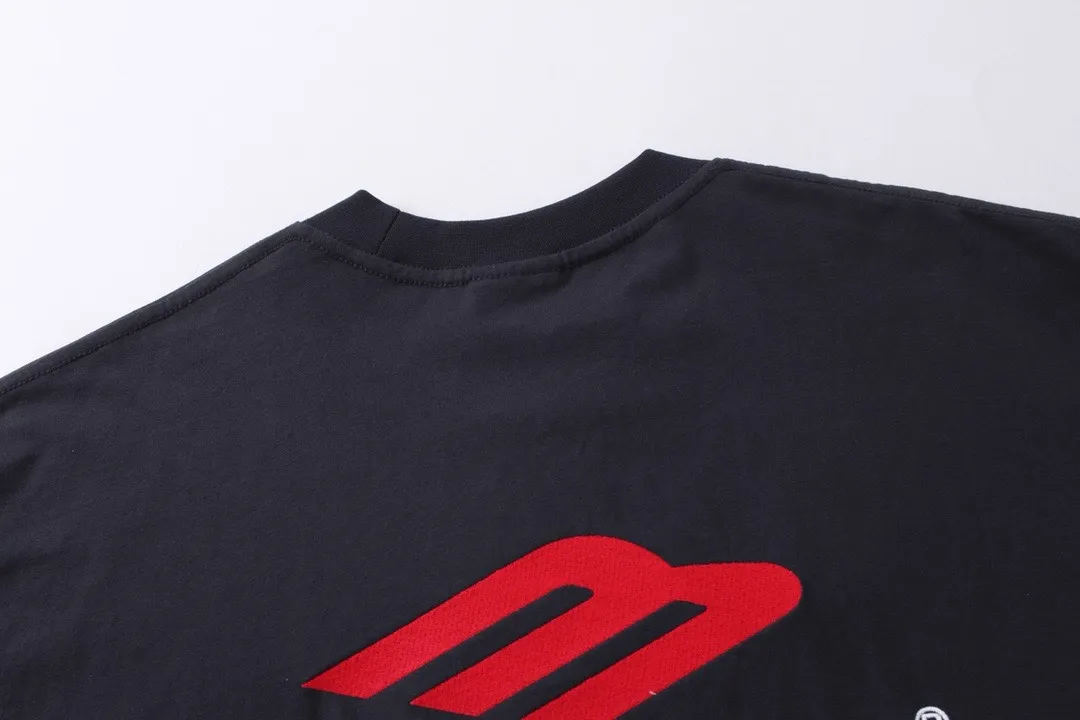 🅿️250 BALENCI*GA Paris 3M embroidered long sleeve. The fabric is made of Paris custom-woven and dyed double yarn pure cotton fabric. The weight is 280g. The thread is custom-woven and dyed without color difference. The front and back panels are embroidered with imported Tajima machines. Two high-temperature setting washes. os dropped shoulders and loose version. Same style for men and women -Color: black ivory -SIZE: XS S M L Style No. 8610#