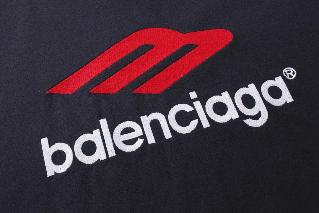 🅿️250 BALENCI*GA Paris 3M embroidered long sleeve. The fabric is made of Paris custom-woven and dyed double yarn pure cotton fabric. The weight is 280g. The thread is custom-woven and dyed without color difference. The front and back panels are embroidered with imported Tajima machines. Two high-temperature setting washes. os dropped shoulders and loose version. Same style for men and women -Color: black ivory -SIZE: XS S M L Style No. 8610#
