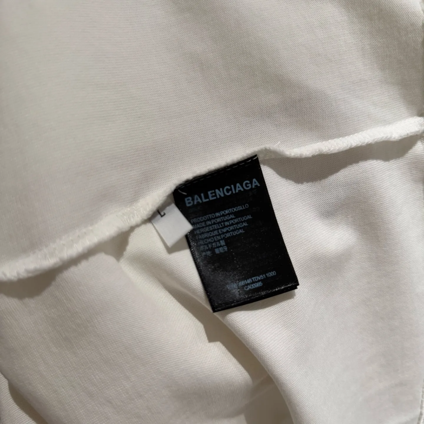 🅿️330 Strict quality control] Balenciaga 25ss three-dimensional foam printed short-sleeved T-shirt. The fabric is made of 420 grams of pure cotton fabric with Salona thread. The pattern uses three-dimensional foam printing technology to perfectly present the original version. Ready-to-wear printing after washing. Full body positioning and frayed detail processing. Customized hardware. Thread. Accessories. Matching. Same style for men and women. Black, white and gray 3 colors. Code number: M-2xl.