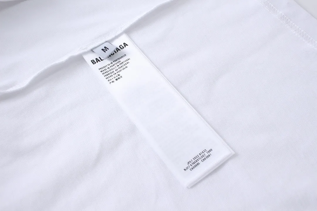 🅿️240 BALENCI*GA Paris full-print LOGO letter style long sleeves. The fabric is made of Paris custom-woven and dyed double yarn pure cotton fabric. The weight is 280g. The thread is custom-woven and dyed without color difference. The front and back panels are made of environmentally friendly dot offset printing. Two high-temperature setting washes. os dropped shoulders and loose version. Same style for men and women -Color: black ivory -SIZE: XS S M L Style No. 8612#