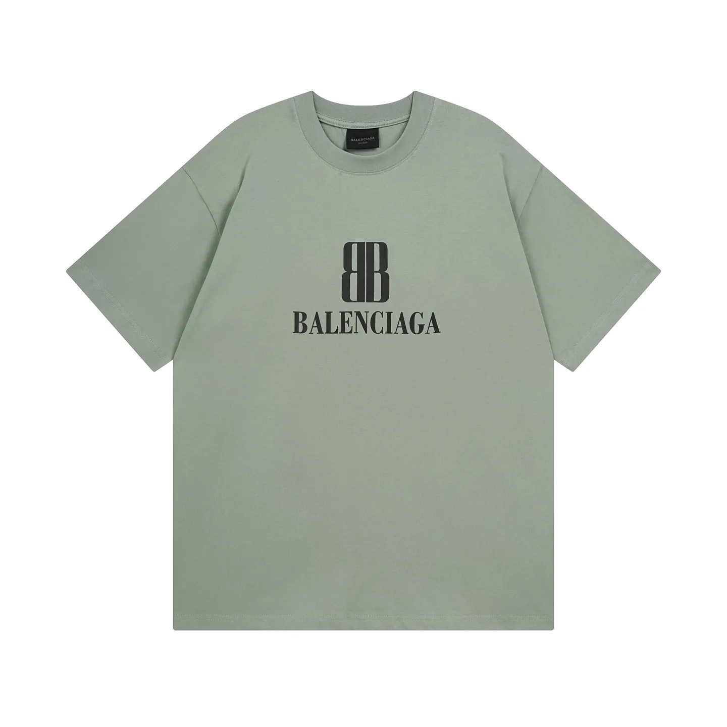 🅿️170 real photos [Top version. Official website quality] BALENCI*GA/Paris. SS25 latest model, Paris new LOGO printed short-sleeved T-shirt. Brick cabinet synchronization. Genuine product developed at the first time, welcome to compare! The fabric is made of Paris ZP custom-woven and dyed cotton double yarn. Weighing 260 grams, the cloth surface is clean. The cloth pattern is clear, soft and comfortable. The threads are dyed with no color difference. The printing uses environmentally friendly imported rubber paddles. The letters are clear and the effect is three-dimensional. The version adopts OS loose shoulder design. Same style for men and women. Code: BL253705 Color: black, green, white Size: XS S M L