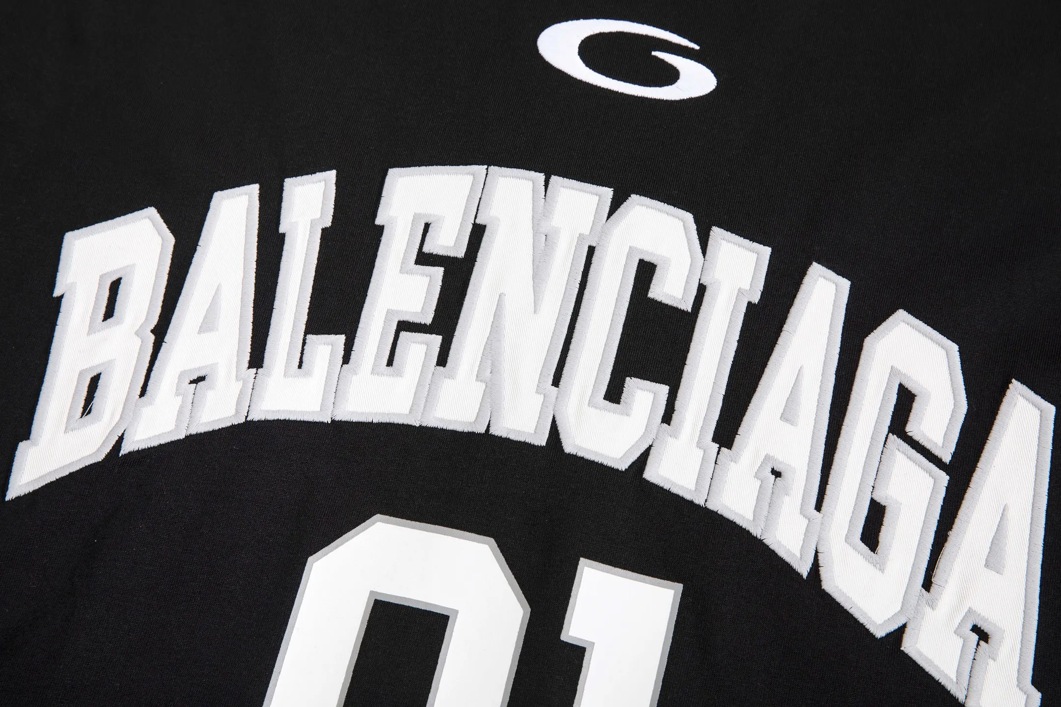 🅿️200 9180# Detailed picture Top version [[BALENCIA*GA] official website quality Paris new basketball jersey embroidered printed short-sleeved T-shirt OS version loose dropped shoulders Unisex fabric: 260 grams 100% cotton double yarn Process: embroidery printing on the front panel Car stamp in the lower left corner Back panel printing Garment washing Shape fixing Color: black white blue purple yellow Size: XS S M L