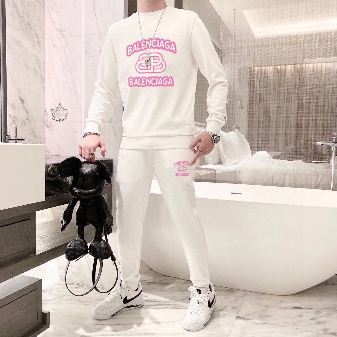 🅿️380 [BALENCIAGA] (Gospel for Fatty) hot-selling suit is coming. Focus on the original version of the official website. 2025 new hot-selling sweatshirt suit. The original order is the best. 🇭🇰The meticulous work of top designers. It has a fitting and perfect upper body effect. 100% natural high-quality Roman cotton, close-fitting comfort, noble and elegant! Original hardware embodies elegance and nobility! Counter size: M-5XL (maximum wear up to 220 pounds)