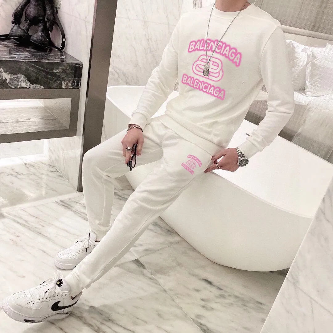 🅿️380 [BALENCIAGA] (Gospel for Fatty) hot-selling suit is coming. Focus on the original version of the official website. 2025 new hot-selling sweatshirt suit. The original order is the best. 🇭🇰The meticulous work of top designers. It has a fitting and perfect upper body effect. 100% natural high-quality Roman cotton, close-fitting comfort, noble and elegant! Original hardware embodies elegance and nobility! Counter size: M-5XL (maximum wear up to 220 pounds)