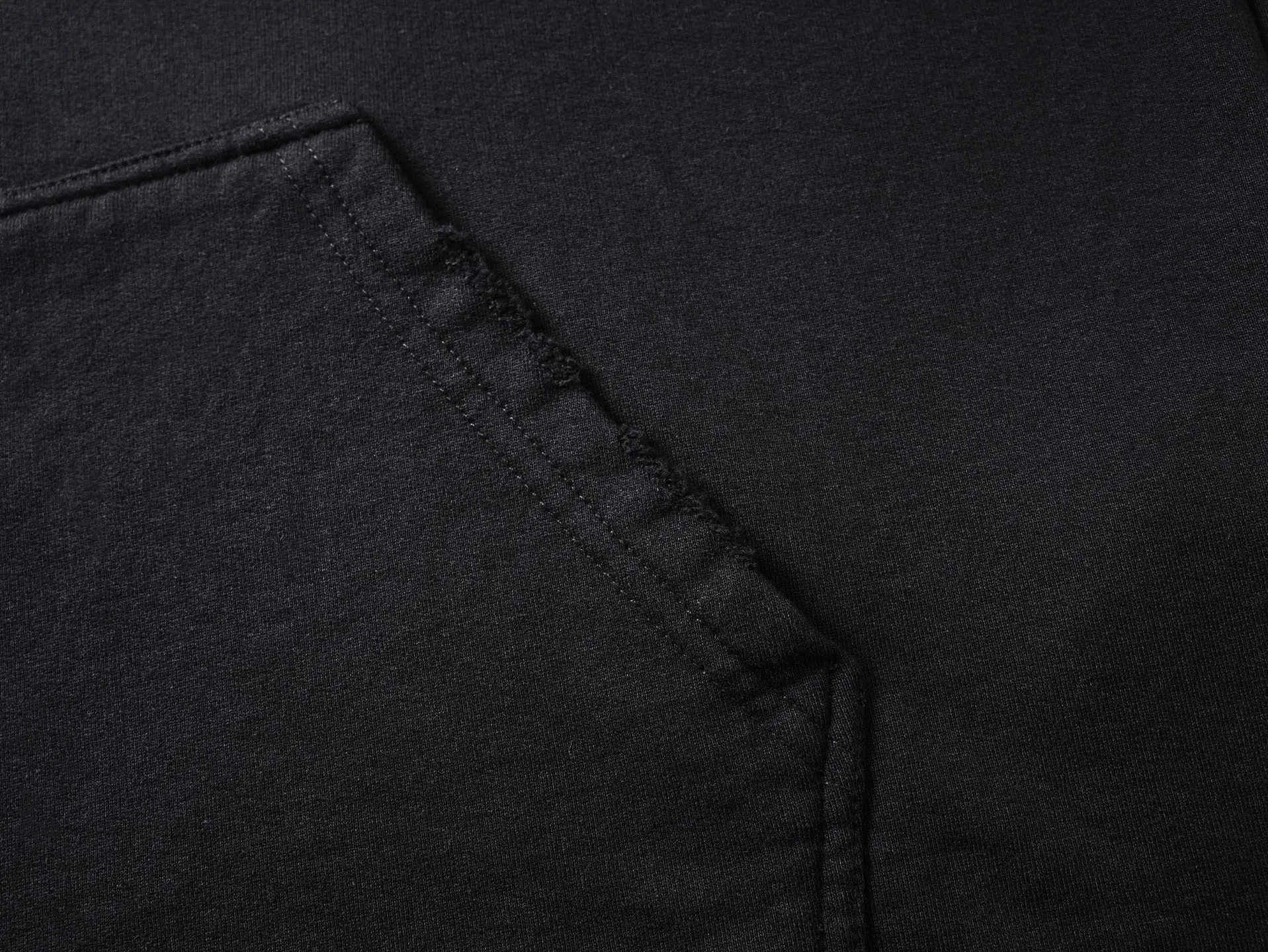 🅿️400 BALENCI*GA Paris embroidered wheat ear classic pattern hooded sweatshirt. The front embroidery uses an imported Tajima embroidery machine. The back letters are hand-painted graffiti color collision technology. The hand-made master positions and grinds at fixed points. Customized matching hardware. The letters are clear. The effect is three-dimensional. Exclusively pattern-woven and dyed 460g fabric. Threads are dyed in the same vat with zero color difference. Brick cabinet synchronization. Welcome to compare. Same style for men and women -Color: black -SIZE: Xs S M L style number 8989#