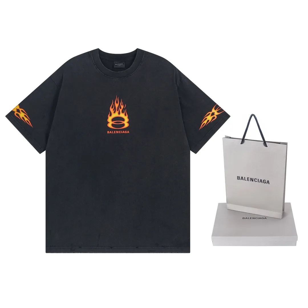 🅿️200 Detailed picture [Top version. Official website quality] BALENCI*GA/Paris#.2024#Double Ring# Flame Direct Injection Printed Washed and Distressed Short-sleeved T-shirt 2024 New Style. Genuine product developed at the first time, widely used in the market. Happy printing comparison! The fabric is made of Paris ZP custom-woven and dyed cotton double yarn. Weighing 260 grams, the cloth surface is clean. The cloth pattern is clear, soft and comfortable. The threads are dyed with no color difference. The printing uses environmentally friendly imported materials for direct printing, with clear patterns and three-dimensional effects. The entire garment is washed, distressed and worn. The version adopts OS loose shoulder design. Same style for men and women. Code: BL223376 Color: black, yellow, washed blue. Size: XS to L