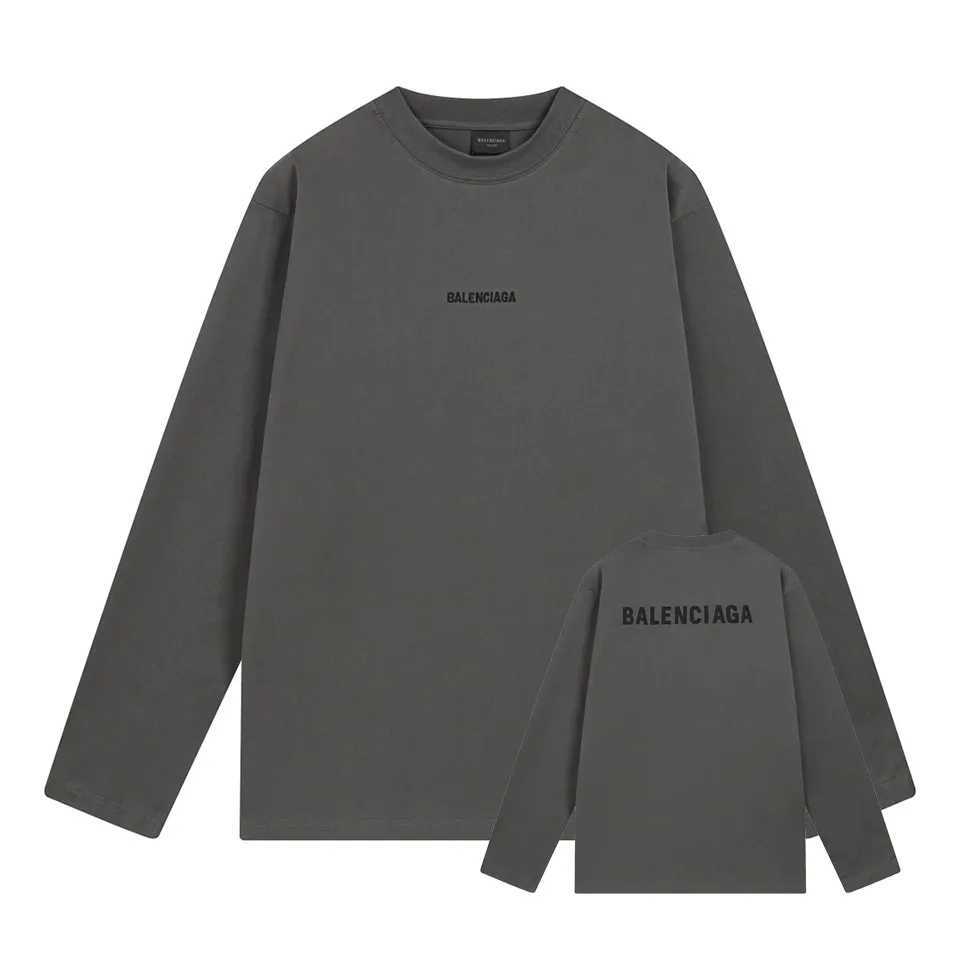 🅿️250 BALENCI*GA Paris classic letter embroidery long-sleeved T-shirt. The classic letters on the front and back are embroidered with imported Tajima embroidery machines. Restored brick cabinets. Exclusively woven and dyed 280g fabric. Threads are dyed in the same vat with zero color difference. The version adopts OS loose shoulder version. Welcome to compare. Same style for men and women -Color: black white smoke gray -SIZE: Xs S M L style number 8646#