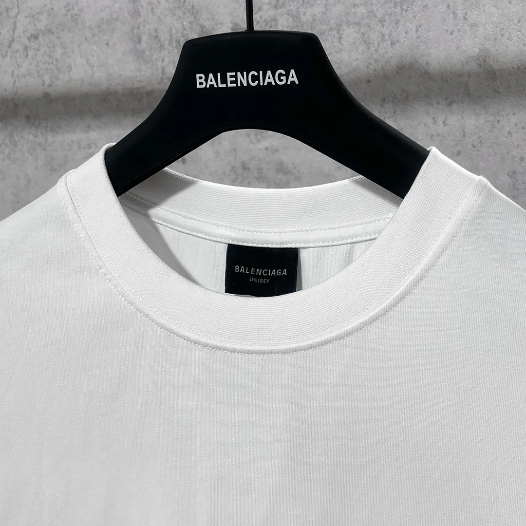 🅿️160 9101# Actual pictures Top version [BALENCIA*GA] Official website quality Paris new classic front and rear reflective printed T-shirt OS version Loose dropped shoulders Unisex fabric: 260g 100% cotton double yarn Technology: Front and back reflective printing Garment wash Shape solid Color: Black White Size: XS S M L