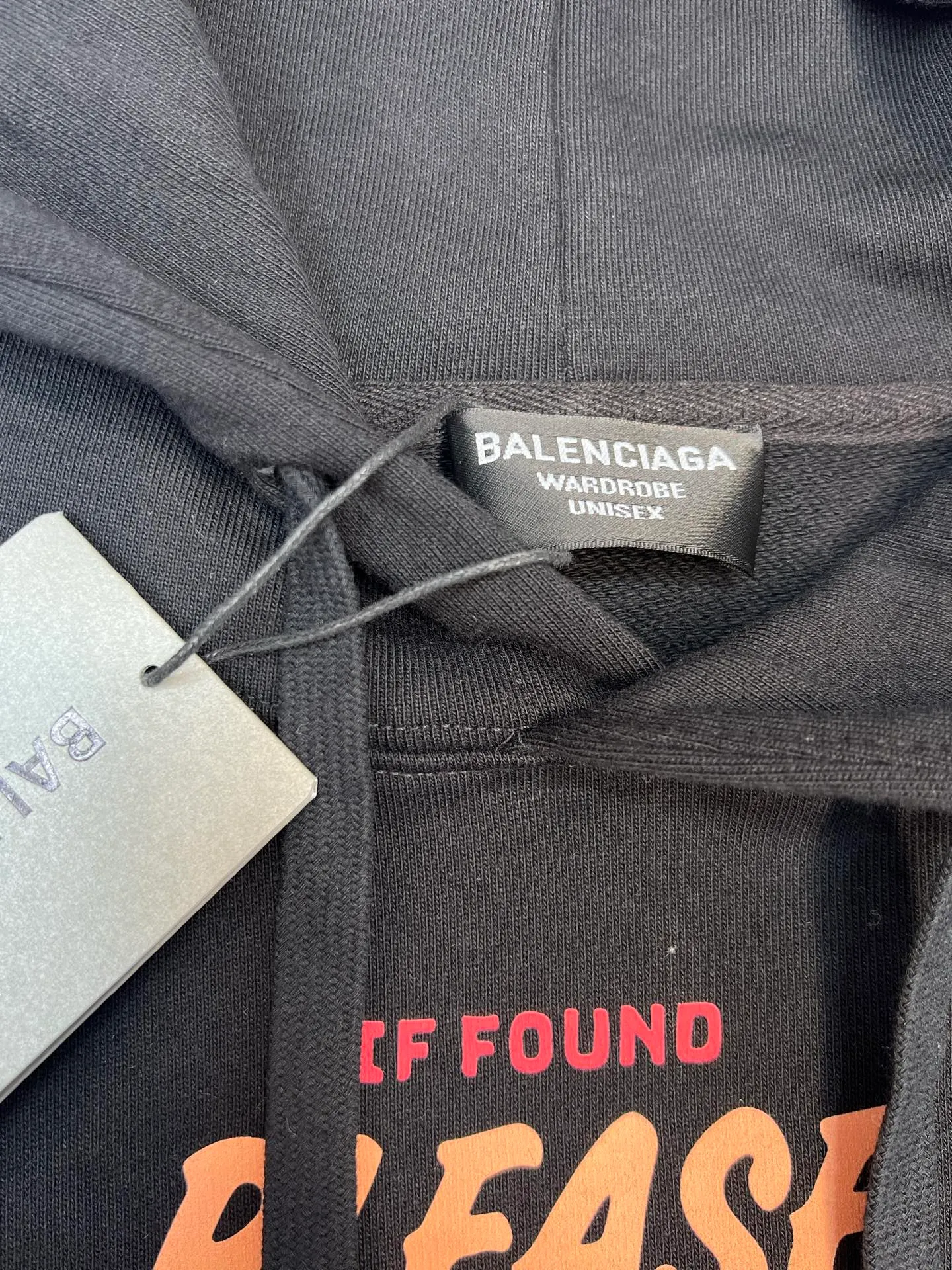 🅿️320 High-quality b19 2025 autumn new model, the same style as Balenciaga stars. The fabric is made of 450g washed cotton sweatshirt fabric, loose fit, comfortable upper body, full of looseness. Wang Manyu is not easy to control Balenciaga. I really have to praise Wang Manyu's fashion. Balenciaga under the leadership of Demna is exaggerated, rebellious and exaggerated. It can be regarded as the top of the unmanageable list. Manyu's upper body effect is surprisingly good
