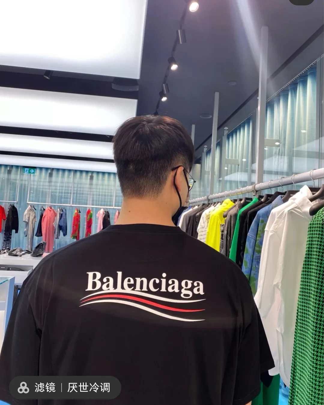 ♻️💯Upper body reference model picture❤️The top tested version of Balenciaga BALENCIAGA Cola Mailang embroidered printed short-sleeved T-shirts of the same style for male and female couples stars. Three colors are available, ensuring the same fabric as the original version, no color difference! Customized dyeing in a package! INS, Xiaohongshu’s popular style, classics that never fade away! The king of orders in Spain, the fried chicken is highly recommended! 32S 280g pure cotton double yarn fabric, comfortable and wide! Full of drape! The printing uses Tajima embroidery machine imported from Japan, which is known as the fighter among embroidery machines. The embroidery is meticulous, with no threads or skipped threads, the printing and embroidery are full and fine, and the letter spacing is consistent with ZP! Wearing it gives you full confidence and peace of mind! The labels and washes are all correct! On behalf of G at the same level! Consistent packaging at the counter!  Size: XS-L Color: Beige, taro purple, active gray, light hemp gray, black P:260