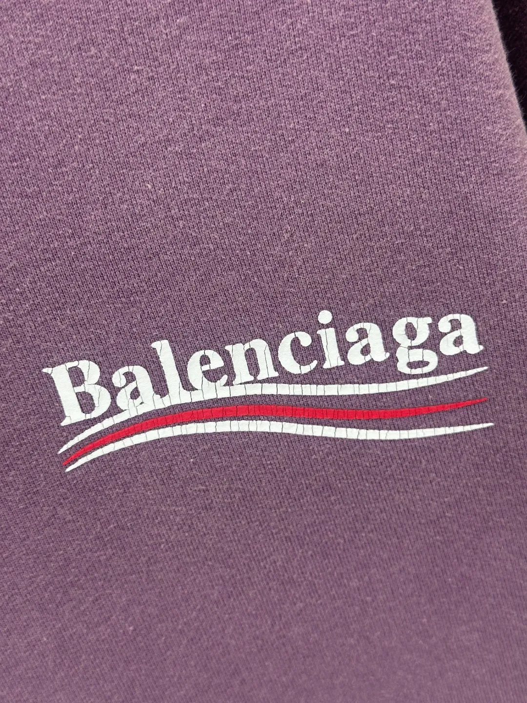 🅿️370 - BALENCI*GA Paris classic cola print split hooded long-sleeved sweatshirt. The front pattern is made of environmentally friendly imported rubber paddle split printing. The ready-made garments are sprayed with horse wash to make them old. The letters are clear. The effect is three-dimensional. Exclusively pattern-woven and dyed 460g fabric. Threads are dyed in the same vat with zero color difference. Brick cabinet synchronization. Welcome to compare. Same style for men and women -Color: washed purple -SIZE: Xs S M L Style number 8968#