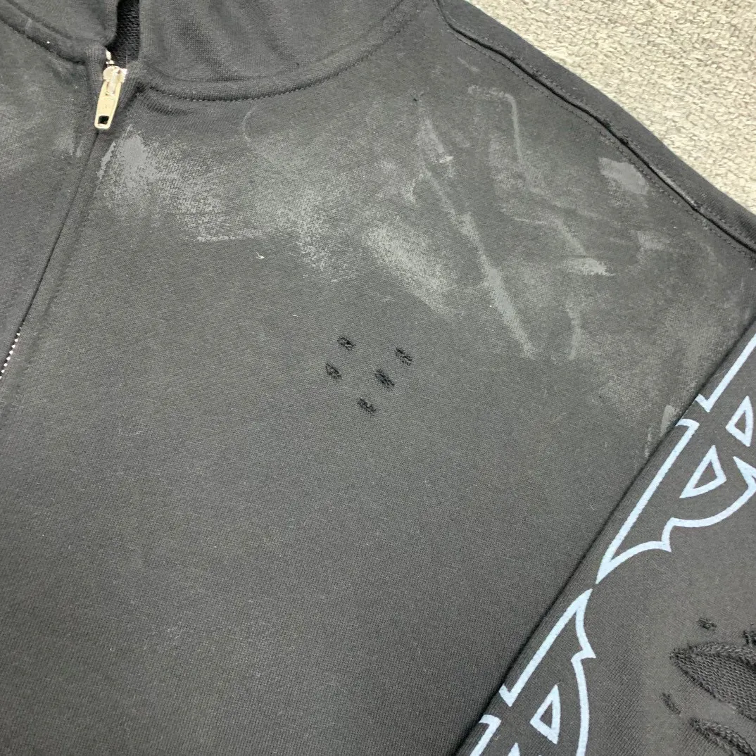 Details added————The top tested version BALENCIAGA Tower Paris Night Balenciaga distressed and dirty hole washed hooded zipper hoodie sweatshirt YB1.3W purchase ➕ price 10K purchase original directional development! 460g double-ply double-yarn terry fabric, the garment weight is as high as 1.2kg! The back printing adopts Kornit digital direct printing process, and the shipment is extremely slow! Especially the Yunmu color on the tower is very delicate and grainy! The overall bursting letters are very evenly distressed and have a full sense of distress! The whole body was severely damaged, all randomly worn by hand! Very time consuming! The whole piece of clothing went through three washes. The fabric was first pre-shrunk, and then washed with distressing water to wash out the color on the printed surface to give it a distressed look. After washing with water for the second time, do the dirty coating. The staining is also a manual process, and each position of the coating must be brushed more than 3 times before! The key point is the coating on the back. It is a process that really makes people vomit blood. It has to be brushed back and forth, more than 20 times, to evenly apply the coating! It can be said that it will never be seen alive. After the coating is completed, the garments will be sprayed and then washed with wax! After washing with the wax, the fabric feels smooth and won't have that harsh, rough feel! This is also a key craft! If this step is missing, it won’t be visible on the screen, but it will be very uncomfortable and the skin texture will be very poor!  The workmanship is troublesome, and it normally takes 15 days for orders to be returned! Look at this construction period and this price, do you think it’s worth it?  Size: XS-L Color: Active Black P:490