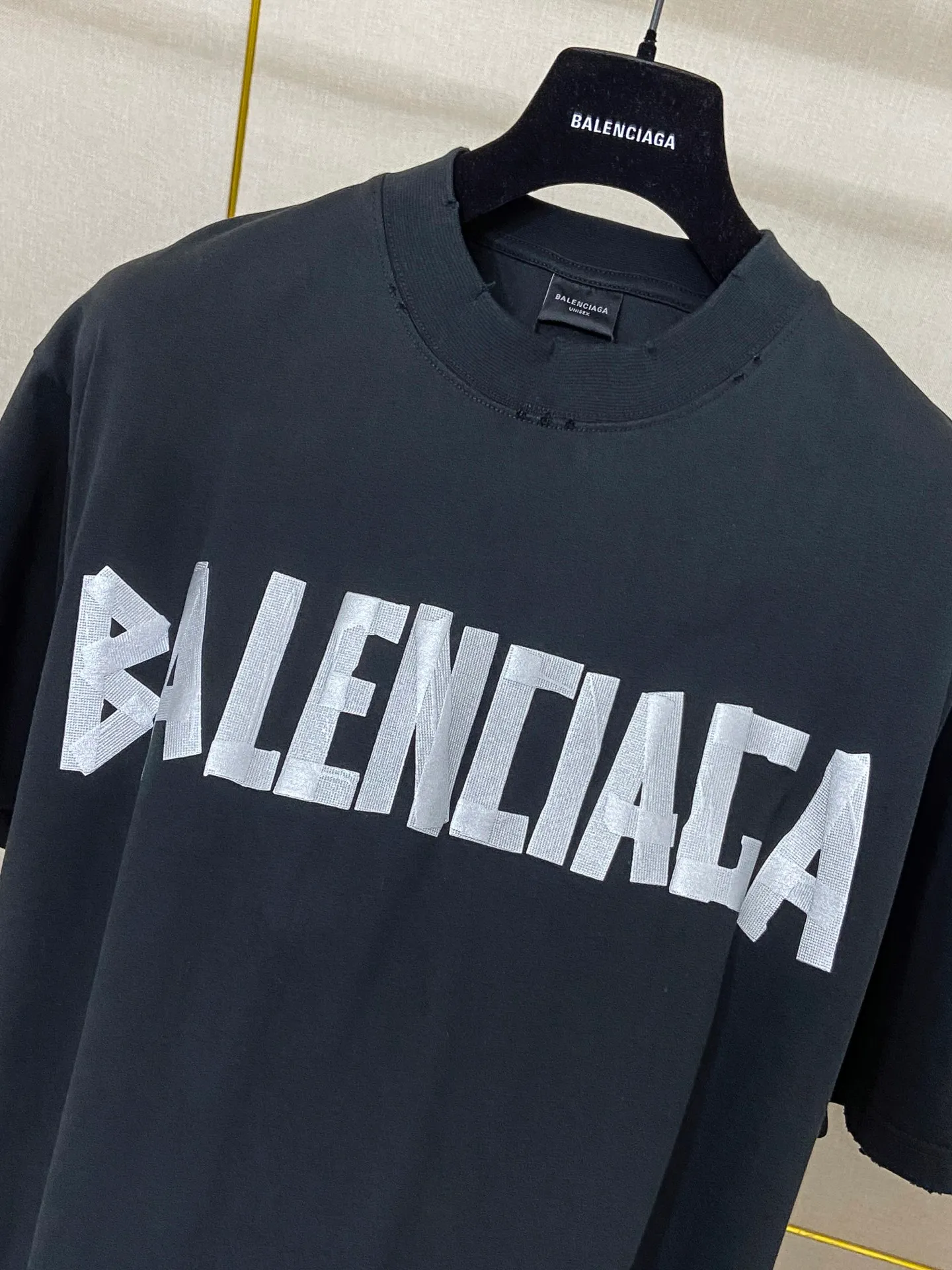 🅿️180 9110# Actual photo top version [[BALENCIA*GA] official website quality Paris new yellow tape bandage digital direct spray short-sleeved T-shirt OS version loose dropped shoulders Unisex style Fabric: 260g 100% pure cotton double yarn Process: front and rear digital direct spray garment wash worn distressed fixed color Color: gray blue white washed blue burgundy green Black silver rose red khaki Size: XS S M L