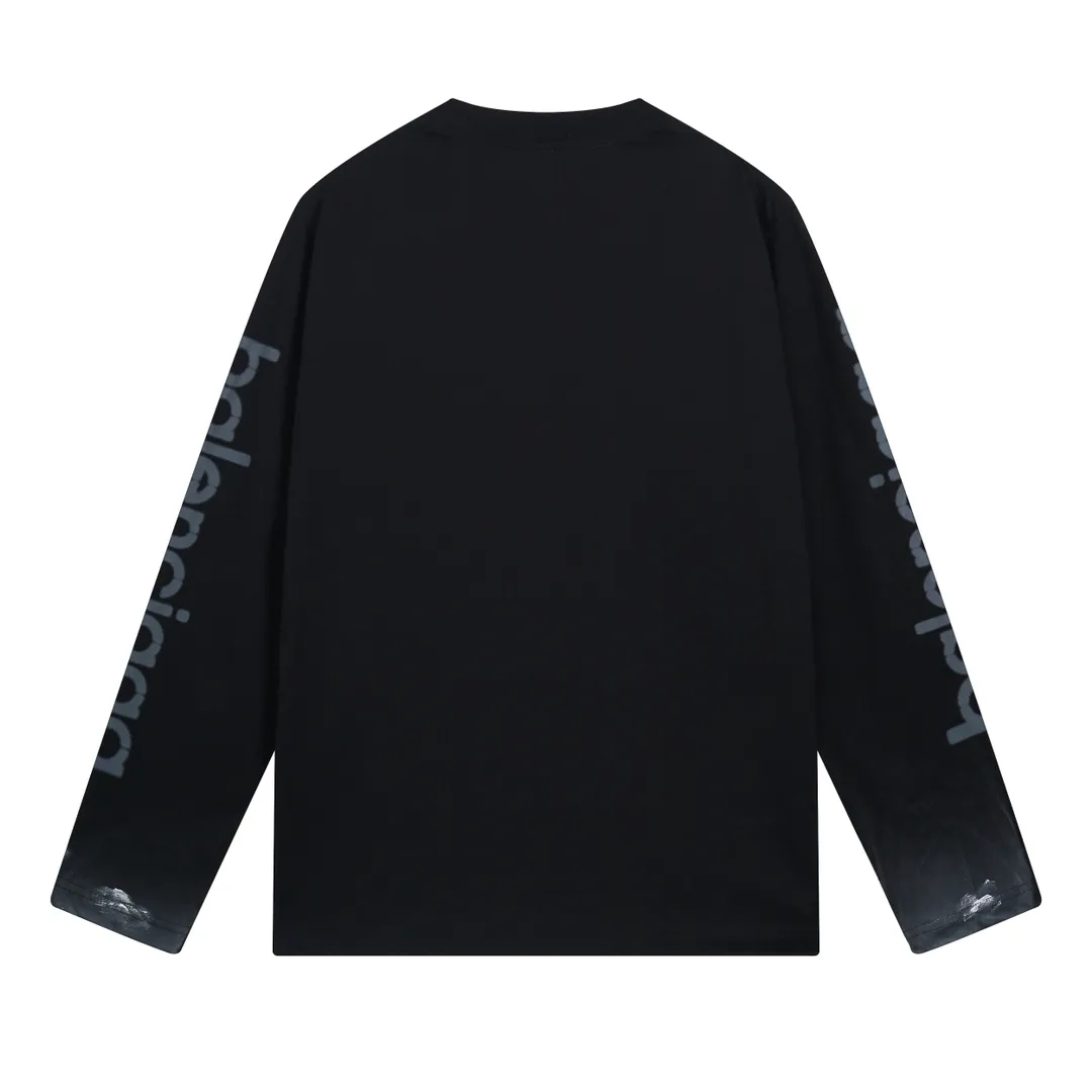 🅿️230 real photos [Top version. Official website quality] BALENCI*GA/Paris #2024 new style 3M letter classic print. Hand-painted. Graffiti. Long-sleeved T-shirt. #2024 Spring and Summer Brick Cabinet Synchronization Welcome to compare. The fabric is made of Paris ZP custom-woven and dyed cotton double yarn, with a weight of 260 grams. The cloth surface is clean. The cloth pattern is clear, soft and comfortable. The threads are dyed with no color difference. The classic letter LOGO is printed with imported environmentally friendly glue. The letters are clear and the effect is three-dimensional. Ready-to-wear hand drawn doodles. Restore the brick cabinet, adopt OS loose shoulder style. Same style for men and women. Coding: BL225050 Color: black, blue Size: XS S M L