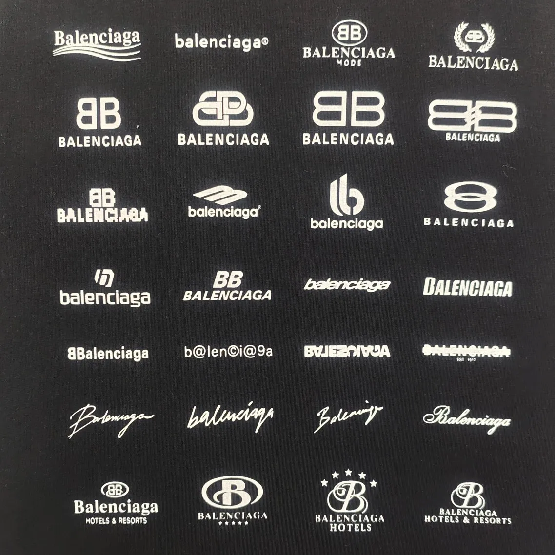 [New] The top version of Balenciaga BALENCIAGA is fully printed with LOGO slogans for male and female couples stars. The same style pure cotton loose short-sleeved T-shirt. Balenciaga was founded by Cristobal Balenciaga, a great genius designer who is known as the representative of the 20th century. For more than half a century since the brand was founded, Balenciaga has been famous for its fashion and elegance in the fashion industry. You can find any of your favorite logos on the front and back of this piece, Ness.  The front and rear printing uses low-coverage screen printing technology, and the glue is imported. The printing is very delicate, and the scratched out problems are very clear and there are no burrs. The fabric is made of 280g double-ply double-yarn pure cotton loose fabric, which is loose and breathable, has good drying effect, full drape and skin toning. Color: Black White Pink Size: XS-L P:240