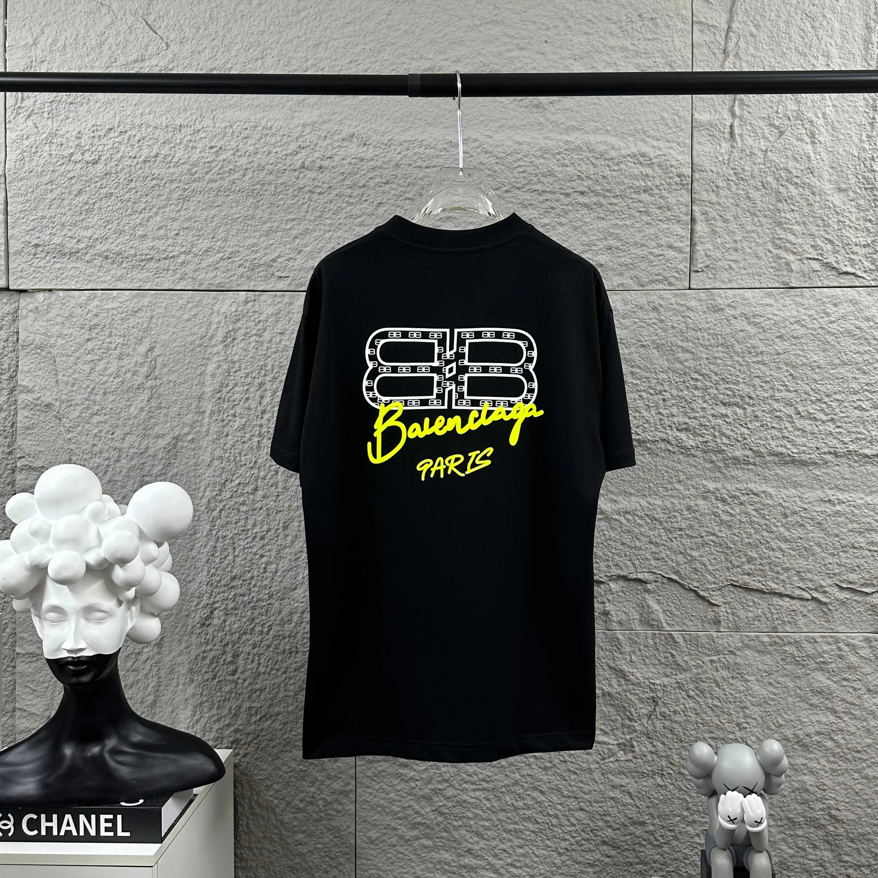 🅿️190 BALENCI*GA Paris 2025 spring and summer new short-sleeved T-shirt Classic letter three-dimensional foam + silicone technology Customized double yarn plain cotton fabric Short-sleeved T-shirt Unisex Color: Black White Size: S (90-130 catties) M (120-150 catties) L (140-165 catties) XL (160-180 catties) XXL (180-210 pounds)