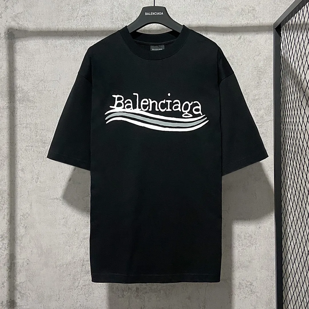 🅿️160 9113# Actual photo top version [[BALENCIA*GA] official website quality Paris new blurred cola front and back graffiti printed short-sleeved T-shirt OS version loose dropped shoulders Unisex style Fabric: 260g 100% cotton double yarn Process: front and rear panel printing Garment wash Shape solid color Color: black Size: XS S M L