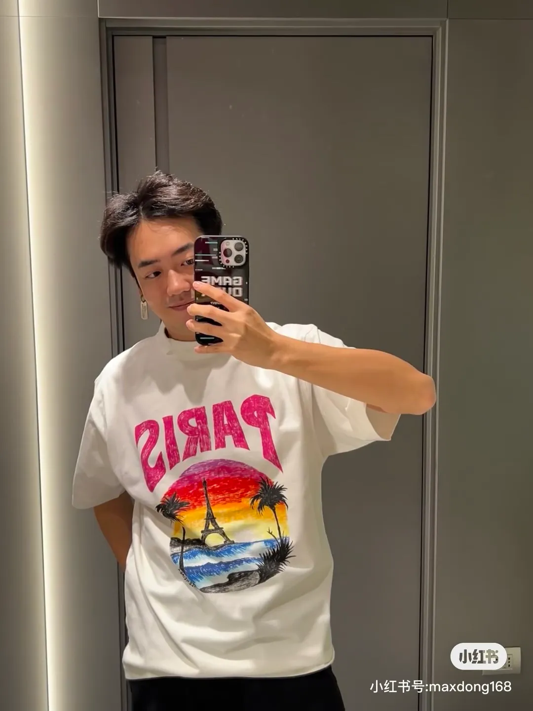 ♻️💯Upper body reference model picture❤️Top tested version 𝐁A𝐋EN𝐂IA𝐆A/Balenciaga Sunset Paris Eiffel Tower T-shirt Fabric: Double yarn 32 counts 240g - counter synchronization #The highest version on the market The original development of custom-woven fabrics is washed and treated. The texture is full of thickness and different from market products. Highly restored #Original mold opening Use imported elliptical machine printing Every print is neatly aligned and has no burrs Hand-printed front and rear platens. Precision mesh production screen. Imported environmentally friendly pulp squeegee. Letters are clearly restored. Letter spacing. The size is consistent with the original version. Highly restored 24ss. Best-selling model on the market. Same style for men and women. Size: xs s m l. Color: white black P: 290