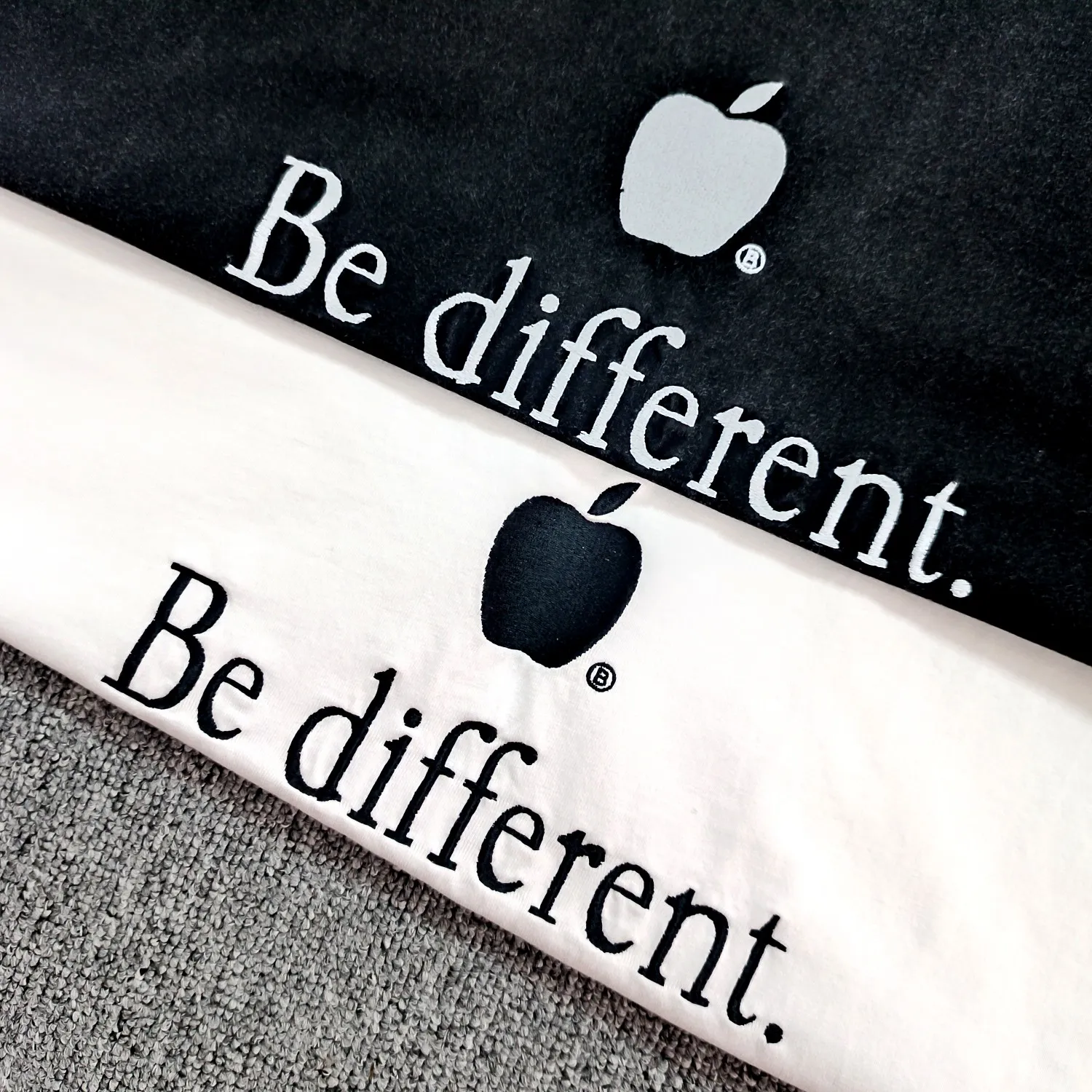[New] Top version of Balenciaga BALENCIAGA's new BeDifferent series Apple logo embroidered letters, milk white male and female couple star's same style pure cotton bottoming short-sleeved T-shirt - using imported Tajima 10w needle machine embroidery, high-density embroidered letter hemming process, full details without tails, clear letters without connections‼ ️ - It took no less than dozens of light embroidery needle adjustments to achieve this satisfactory effect. Imported embroidery thread distinguishes the difference between low-end market and original version! -BLCG's latest Bedifferent series. You are unique and different from others. Always be yourself! New models are released every year. The milky white color is the new color this year. I didn’t hesitate to buy it as soon as I saw it. My upper body looks whiter. I love this color so much!  A full set of 1:1 customized accessories + Sydney paper with logo + new version of handbag at the counter + three labels for large products + Yuan version hangtag‼ ️ (PS: Each piece comes with a counter handbag. Due to the high cost, handbags are no longer provided for after-sales code changes. Please understand) The webbing on the back neck extends to the shoulder for reinforcement. The stitching is downturned at the joint. Imported elliptical machine with imported glue technology. Overall printing without tooth edges. 32s280g double yarn combed. Color: Milky white. Washed black. Size: XS-L P:250