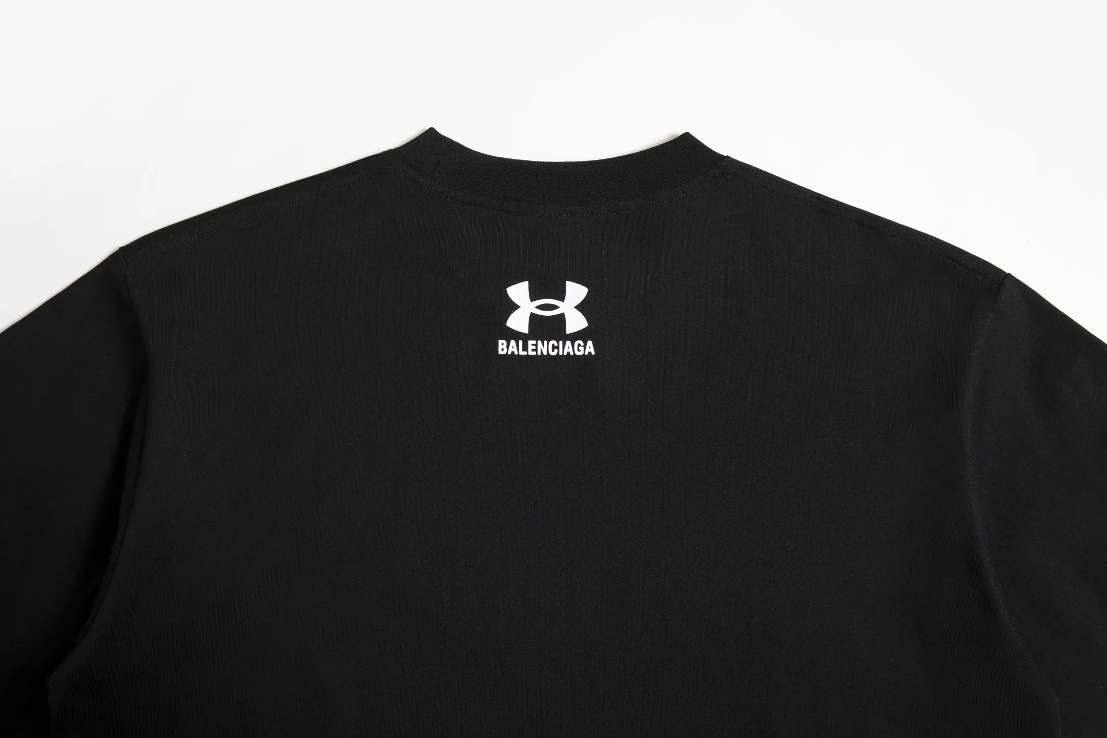 🅿️160 9182# Detailed picture Top version [[BALENCIA*GA] Official website quality New Paris joint Under Armor printed short-sleeved T-shirt OS version Loose dropped shoulders Unisex style Fabric: 260g 100% cotton double yarn Technology: Front and rear panels left and right sleeve printing Garment wash Shape solid Color: Black Size: XS S M L