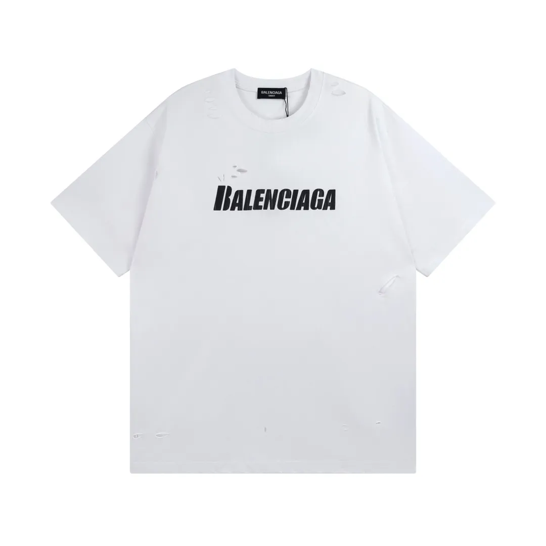 🅿️166 Detailed picture [Top version. Official website quality] BALENCI*GA/Paris. Classic letter LOGO printed ready-to-wear, washed, distressed, hole-cut, short-sleeved T-shirt. Brick cabinet synchronization. The fabric is made of Paris ZP custom-woven and dyed 100% cotton double yarn compact cotton. The weight is 260 grams, the cloth surface is clean. The cloth pattern is clear, soft and comfortable. The threads are dyed with no color difference. The classic pattern is printed with environmentally friendly imported materials, straight cracks and cracked glue. Precision printing screen, the letters are clear and the effect is three-dimensional. Restored brick cabinet. Ready-made garments are washed and worn, many people grind and cut them by hand. Production is done with heavy craftsmanship. Different market currency. Welcome to compare. The version adopts OS loose shoulder version. Same style for men and women. Coding: BL223033 Color: black, white, dark coffee, purple, lake blue, red, army green Size: XS to L