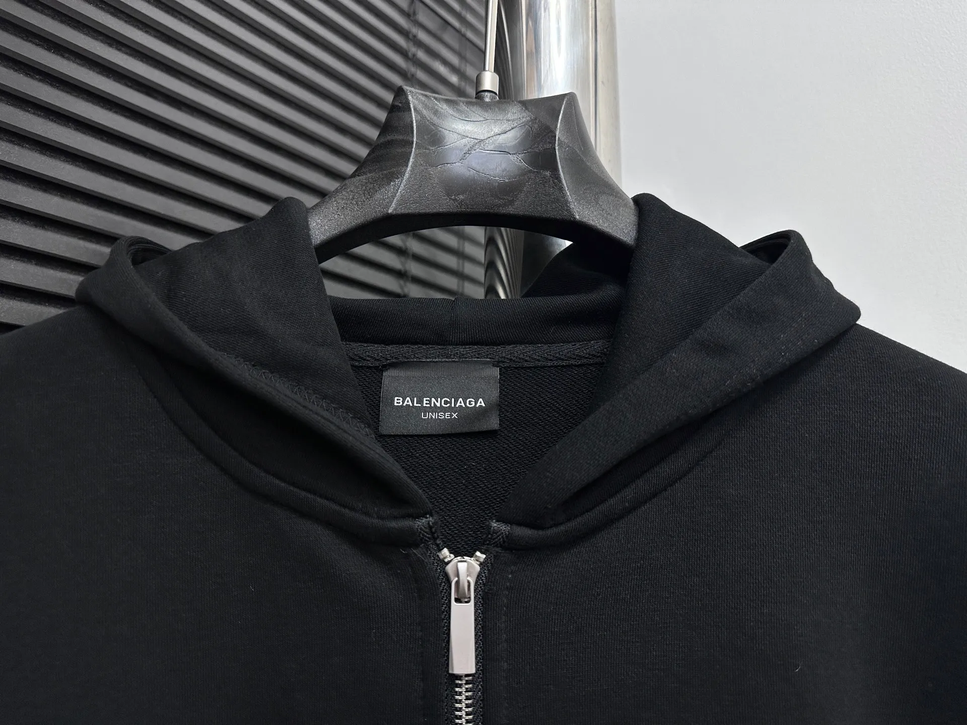 🅿️330 【BALENCIaGA】Paris Notes Singer Portrait Hooded Sweatshirt. The fabric surface is clean. The fabric pattern is clear, soft and comfortable. The threads are dyed with no color difference. The tape is stamped with imported transparent glue. The effect is three-dimensional. Restore brick cabinets, adopt OS loose shoulder style. Same style for men and women. Size: S-XL