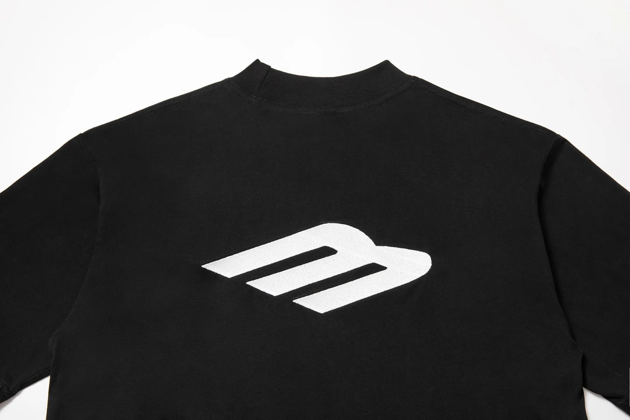 🅿️180 9207# Detailed picture Top version [[BALENCIA*GA] official website quality Paris new ski series 3M size LOGO embroidered short-sleeved T-shirt OS version Loose dropped shoulders Unisex style Fabric: 260g 100% cotton double yarn Technology: Front and back embroidery Garment washing Shape solid Color: Black Blue Yellow Size: XS S M L