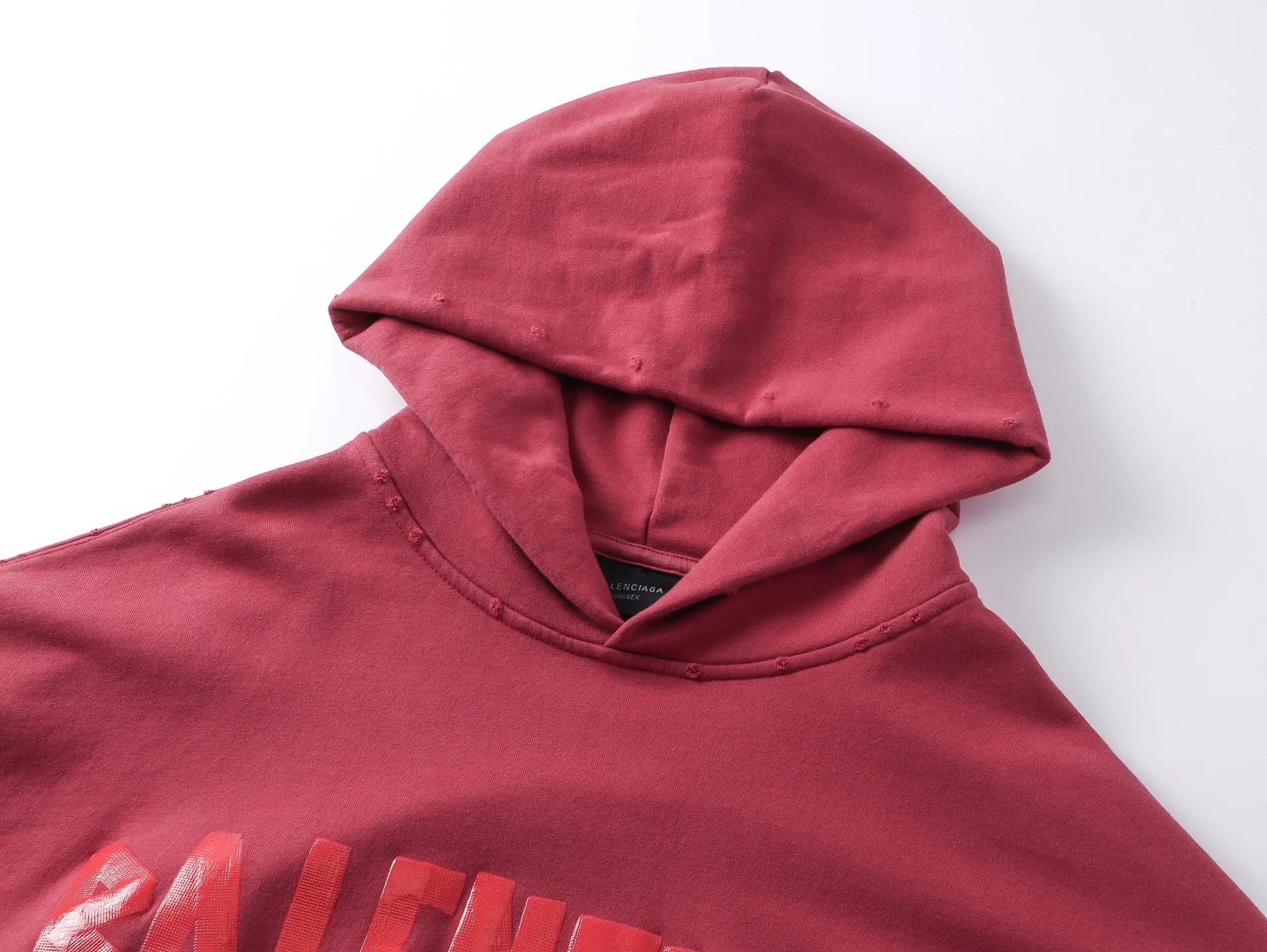 🅿️380 real photos [Top version. Official website quality] BALENCI*GA/Paris. 23ss latest classic hot model. Purchase the original board at the first time. Color. Printing. Washing. Production and authenticity. Wrong version in Jubie market. Welcome to compare. Tape direct printing. Ready-to-wear hooded sweatshirt washed and worn twice. The brick cabinet is synchronized. The fabric is made of Paris ZP custom-woven and dyed cotton sweatshirt. The weight is 450 grams. The cloth surface is clean. The cloth pattern is clear, soft and comfortable, and the threads are dyed with no color difference. The classic pattern adopts Kornit imported direct injection. The letters are clear and the effect is three-dimensional. Restored brick cabinet. The garments were washed and aged, and polished by many hands. Produced by ultra-heavy craftsmanship, special market currency. Note⚠️ZP fabric is made of fine-grained yarn. Pay attention to the big difference! Welcome to compare! The version adopts OS loose shoulder version. The same style for men and women. Code: BL238016 Color: dark gray blue, Paris blue, washed black, burgundy, fluorescent yellow, green, floral gray, sky blue, khaki, rose red Size: XS S M L