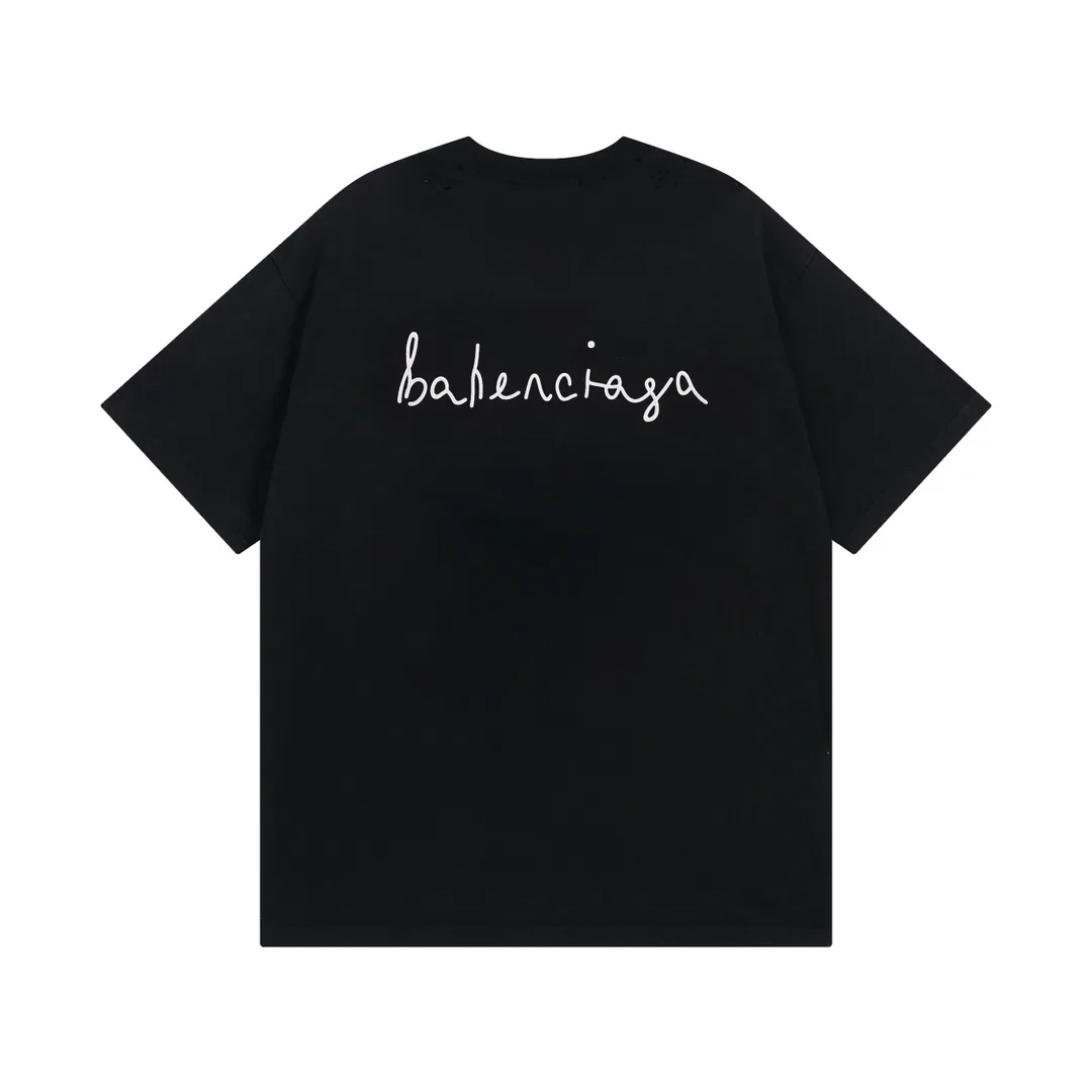 🅿️180 real photos [Top version. Official website quality] BALENCI*GA/Paris. SS24 Paris Chinese Valentine's Day limited edition love LOGO print, finished product washed and worn short-sleeved T-shirt. Brick cabinet synchronization. Genuine product developed at the first time, happy to print and compare! The fabric is made of Paris ZP custom-woven and dyed cotton double yarn. Weighing 260 grams, the cloth surface is clean. The cloth pattern is clear, soft and comfortable. The threads are dyed with no color difference. The printing uses environmentally friendly imported materials. The letters are clear and the effect is three-dimensional. The version adopts OS loose shoulder design. Same style for men and women. Code: BL223606 Color: black, pink Size: XS S M L