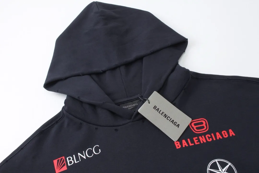🅿️320 real photos [Top version. Official website quality] BALENCI*GA/Paris BALENCI*GA#2024 latest model, many classic full LOGO racing suits printed ready-to-wear worn hooded sweatshirts and brick cabinets synchronized. Genuine products are developed and developed in the first time. Welcome to compare! The fabric is made of Paris ZP custom-woven and dyed cotton sweatshirt. The weight is 450 grams. The cloth surface is clean. The cloth pattern is clear. It is soft and comfortable. It has good color fastness and is not easy to change color. The threads are woven and dyed with no color difference. The printing is done by computer direct printing, with a three-dimensional effect. The garments are distressed and worn, with ultra-high craftsmanship. The version adopts the OS loose shoulder style. Same style for men and women. Coding: BL238009 Color: white, dark blue gray Size: XS S M L