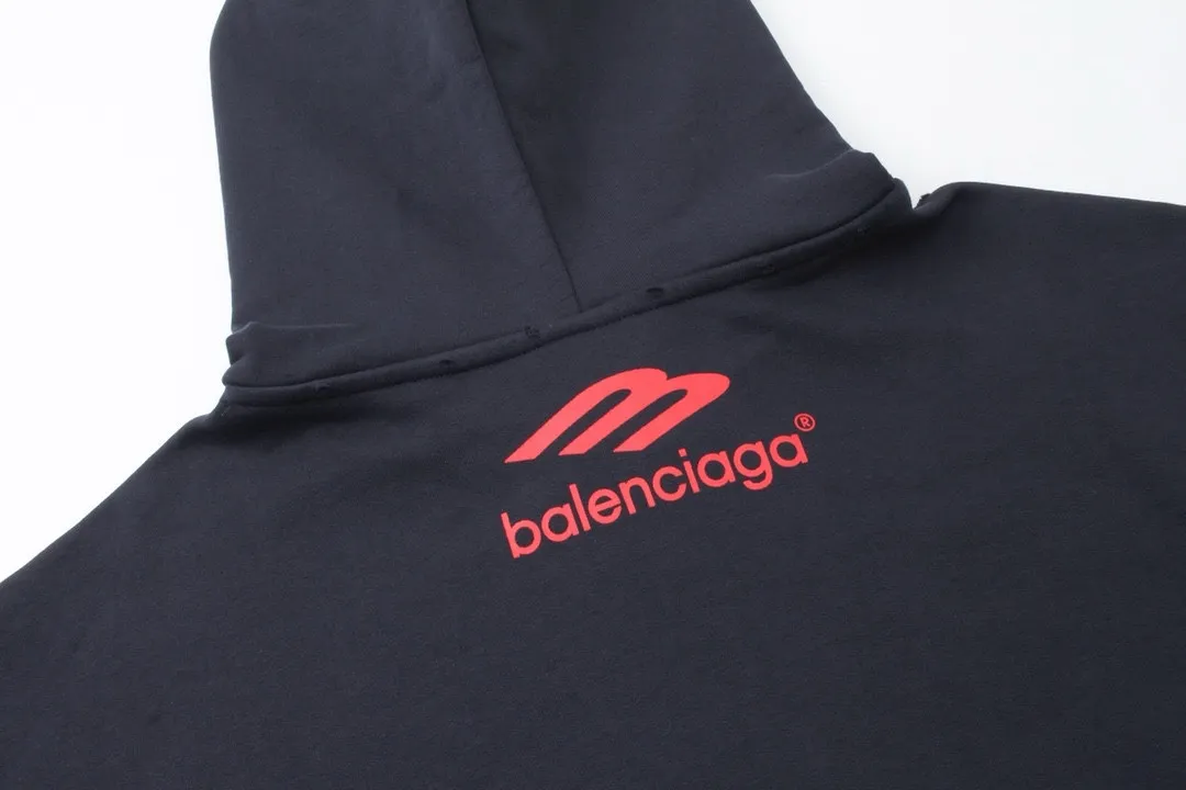 🅿️320 real photos [Top version. Official website quality] BALENCI*GA/Paris BALENCI*GA#2024 latest model, many classic full LOGO racing suits printed ready-to-wear worn hooded sweatshirts and brick cabinets synchronized. Genuine products are developed and developed in the first time. Welcome to compare! The fabric is made of Paris ZP custom-woven and dyed cotton sweatshirt. The weight is 450 grams. The cloth surface is clean. The cloth pattern is clear. It is soft and comfortable. It has good color fastness and is not easy to change color. The threads are woven and dyed with no color difference. The printing is done by computer direct printing, with a three-dimensional effect. The garments are distressed and worn, with ultra-high craftsmanship. The version adopts the OS loose shoulder style. Same style for men and women. Coding: BL238009 Color: white, dark blue gray Size: XS S M L
