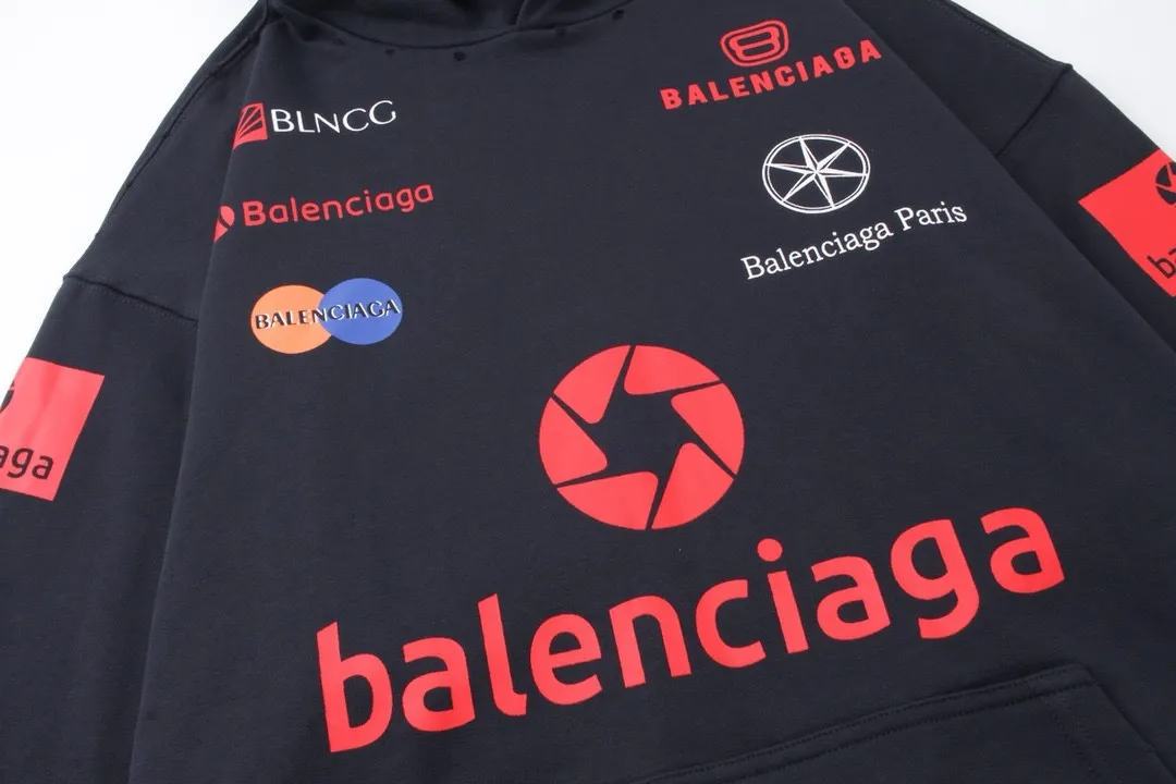 🅿️320 real photos [Top version. Official website quality] BALENCI*GA/Paris BALENCI*GA#2024 latest model, many classic full LOGO racing suits printed ready-to-wear worn hooded sweatshirts and brick cabinets synchronized. Genuine products are developed and developed in the first time. Welcome to compare! The fabric is made of Paris ZP custom-woven and dyed cotton sweatshirt. The weight is 450 grams. The cloth surface is clean. The cloth pattern is clear. It is soft and comfortable. It has good color fastness and is not easy to change color. The threads are woven and dyed with no color difference. The printing is done by computer direct printing, with a three-dimensional effect. The garments are distressed and worn, with ultra-high craftsmanship. The version adopts the OS loose shoulder style. Same style for men and women. Coding: BL238009 Color: white, dark blue gray Size: XS S M L