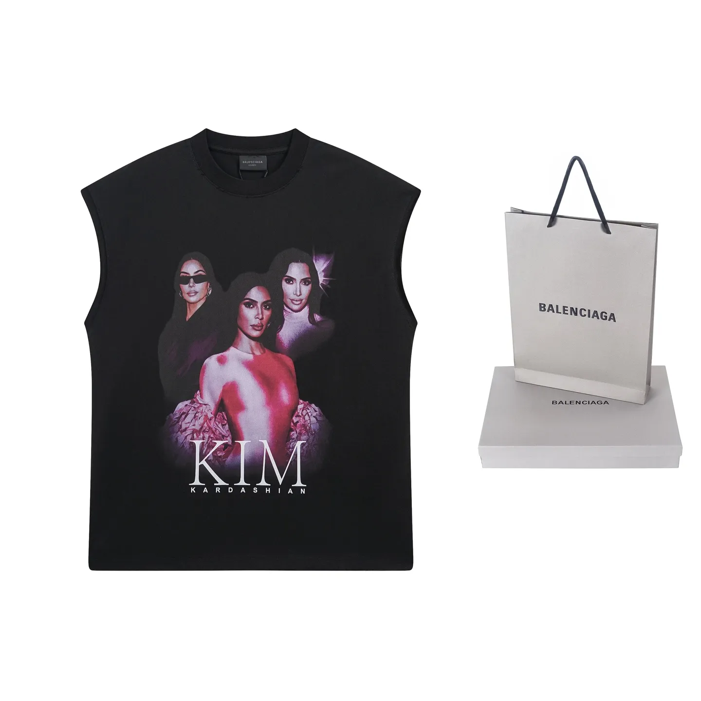 🅿️180 real photos [Top version. Official website quality] BALENCI*GA/25 new model. The front is directly printed with Kimk's art work, and the back is printed with artistic signature. The right sleeve is embroidered with English frayed distressed sleeveless T-shirt # SS25 latest style. Research and development at the first time, different market currencies. Comparisons welcome. The fabric is made of Paris ZP custom-woven and dyed cotton double yarn. Weighing 260 grams, the cloth surface is clean. The cloth pattern is clear, soft and comfortable. The threads are dyed with no color difference. Printing adopts computer direct printing. The garments are washed and worn to make them look old. Jubie market currency. Welcome to compare. The version adopts OS loose shoulder design. Same style for men and women. Code: BL253687 Color: Black Size: XS S M L
