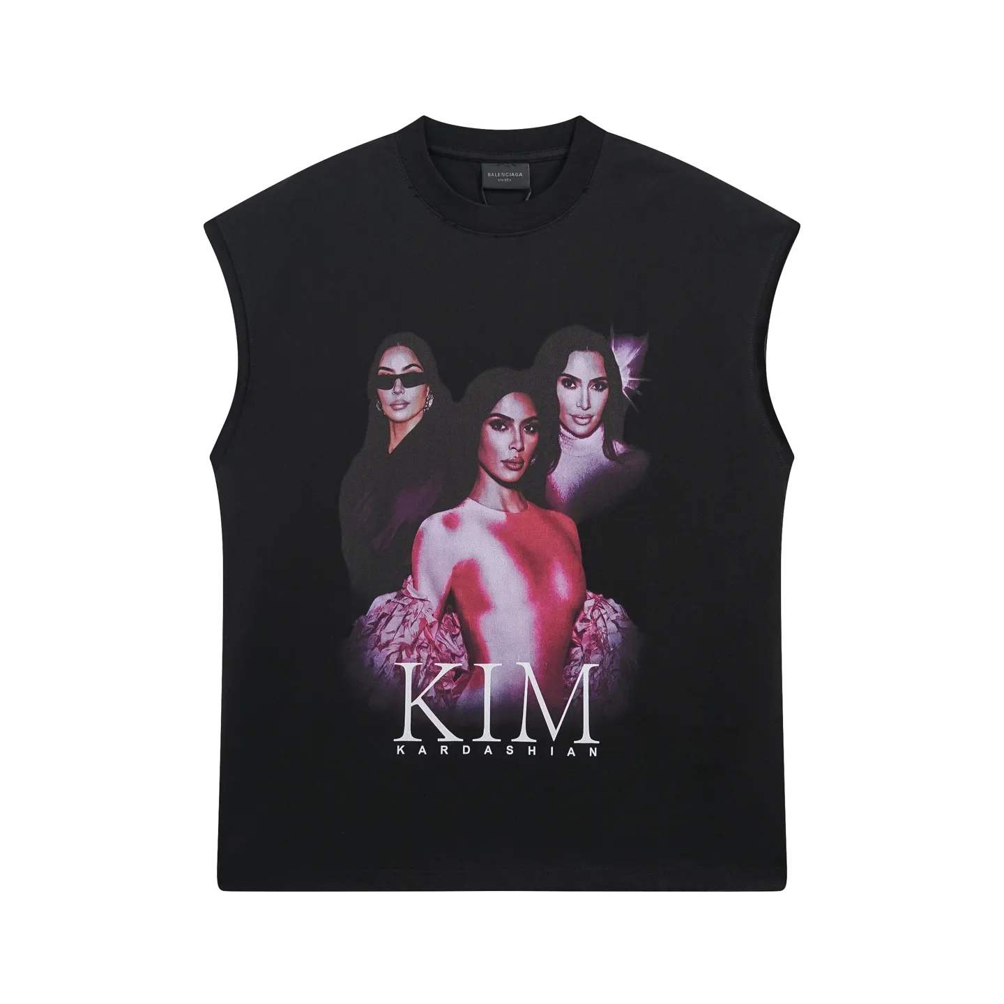 🅿️180 real photos [Top version. Official website quality] BALENCI*GA/25 new model. The front is directly printed with Kimk's art work, and the back is printed with artistic signature. The right sleeve is embroidered with English frayed distressed sleeveless T-shirt # SS25 latest style. Research and development at the first time, different market currencies. Comparisons welcome. The fabric is made of Paris ZP custom-woven and dyed cotton double yarn. Weighing 260 grams, the cloth surface is clean. The cloth pattern is clear, soft and comfortable. The threads are dyed with no color difference. Printing adopts computer direct printing. The garments are washed and worn to make them look old. Jubie market currency. Welcome to compare. The version adopts OS loose shoulder design. Same style for men and women. Code: BL253687 Color: Black Size: XS S M L