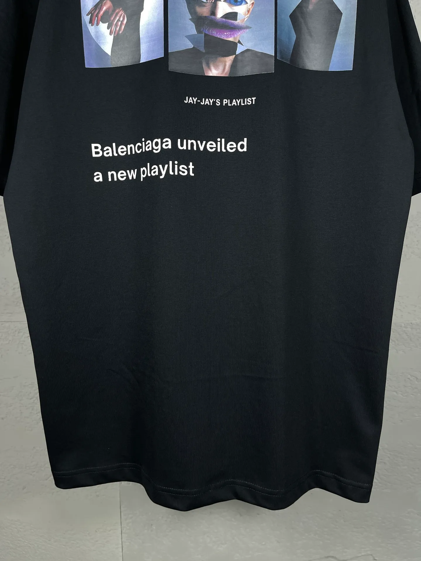 🅿️180 real photos [Top version. Official website quality] BALENCI*GA/Paris. 2024 new style. Front and rear white ink direct-printed short-sleeved T-shirts, brick cabinet synchronization. Genuine product developed at the first time, happy to print and compare! The fabric is made of Paris ZP custom-woven and dyed cotton double yarn. Weighing 260 grams, the cloth surface is clean. The cloth pattern is clear, soft and comfortable. The threads are dyed with no color difference. The classic LOGO uses environmentally friendly imported materials and is directly sprayed with white ink. The letters are clear and the effect is three-dimensional. Restore the brick cabinet. Welcome to compare, the version adopts the OS loose shoulder version. Same style for men and women. Code: BL223320 Color: black, white, size: XS to L
