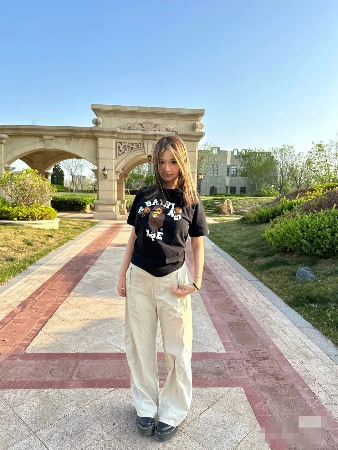 P110 00142 BAPE FW23 letter printed round neck pullover short-sleeved T-shirt, same style for men and women, size smlxlxxl, black and white
