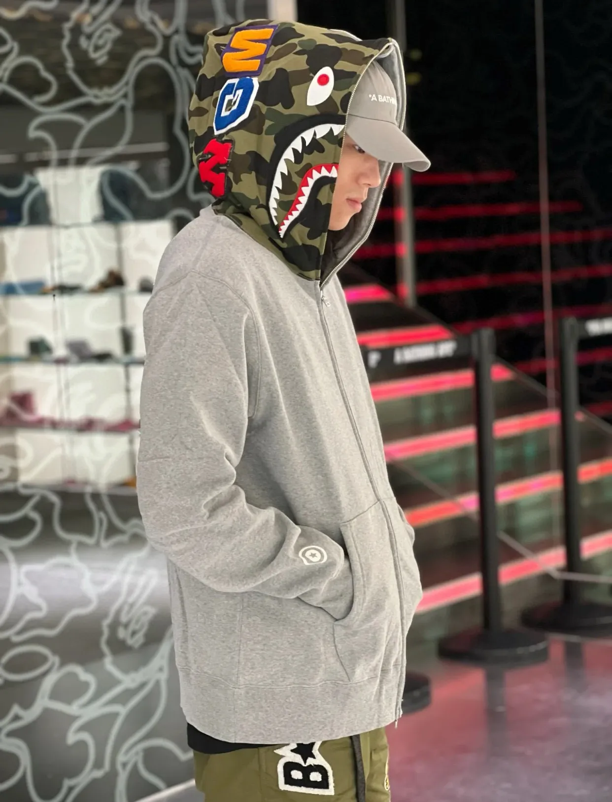 💰380 Bape first year limited classic shark green camouflage design shark jacket Couple style: S—XXL [Black Gray]