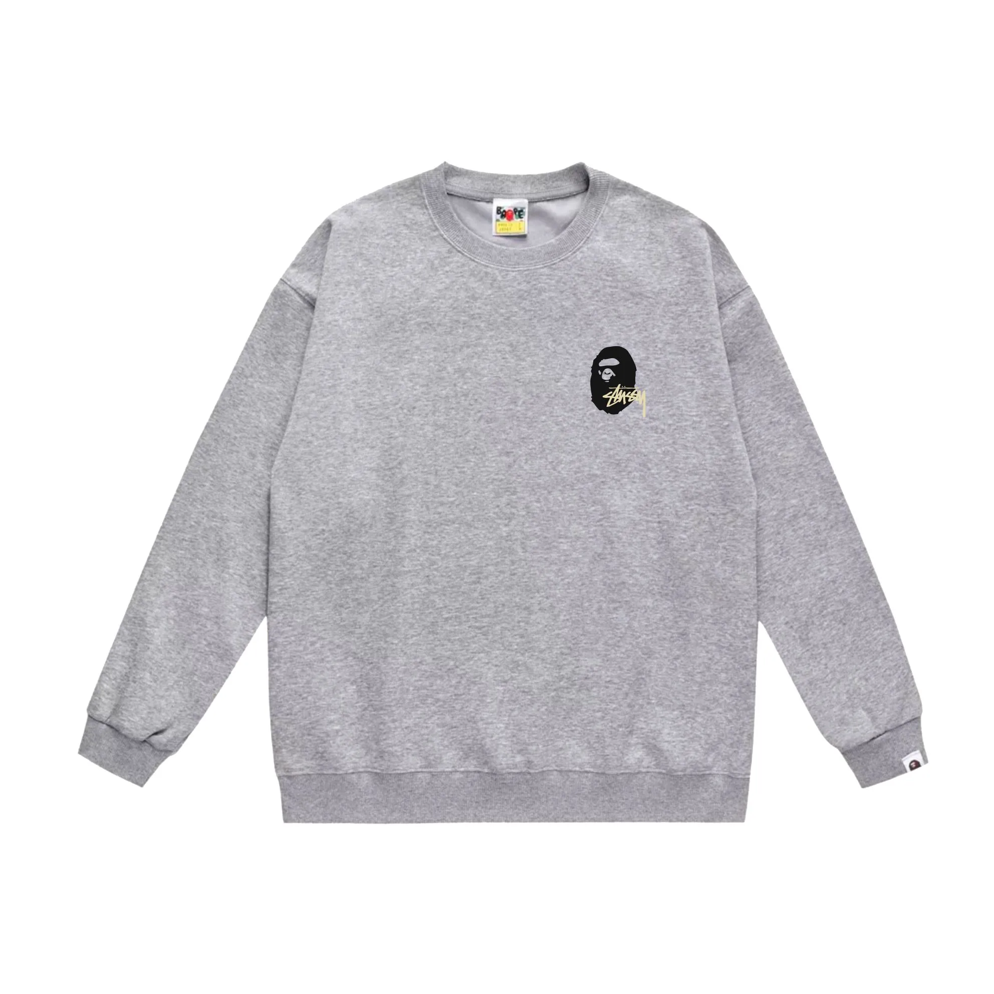 P150 model number SC510# terry 75 plus velvet 80 (top version) BAPE×STUSSY co-branded Stussy letter round neck sweatshirt Made of 350 grams of large terry (drop shoulder large version) fabric, soft texture and no pilling Imported environmentally friendly printing glue The pattern is bright and three-dimensional Quality 💥Same style for men and women The upper body is trendy Color: white with black, gray with black Size: S M L XL XXL