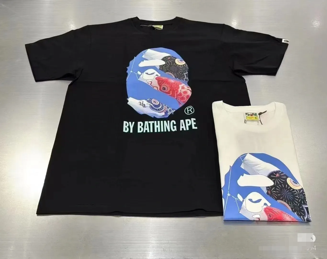 P110 001109 BAPE SS25 carp print pattern versatile short-sleeved T-shirt, same style for men and women, size smlxlxxl, black and white